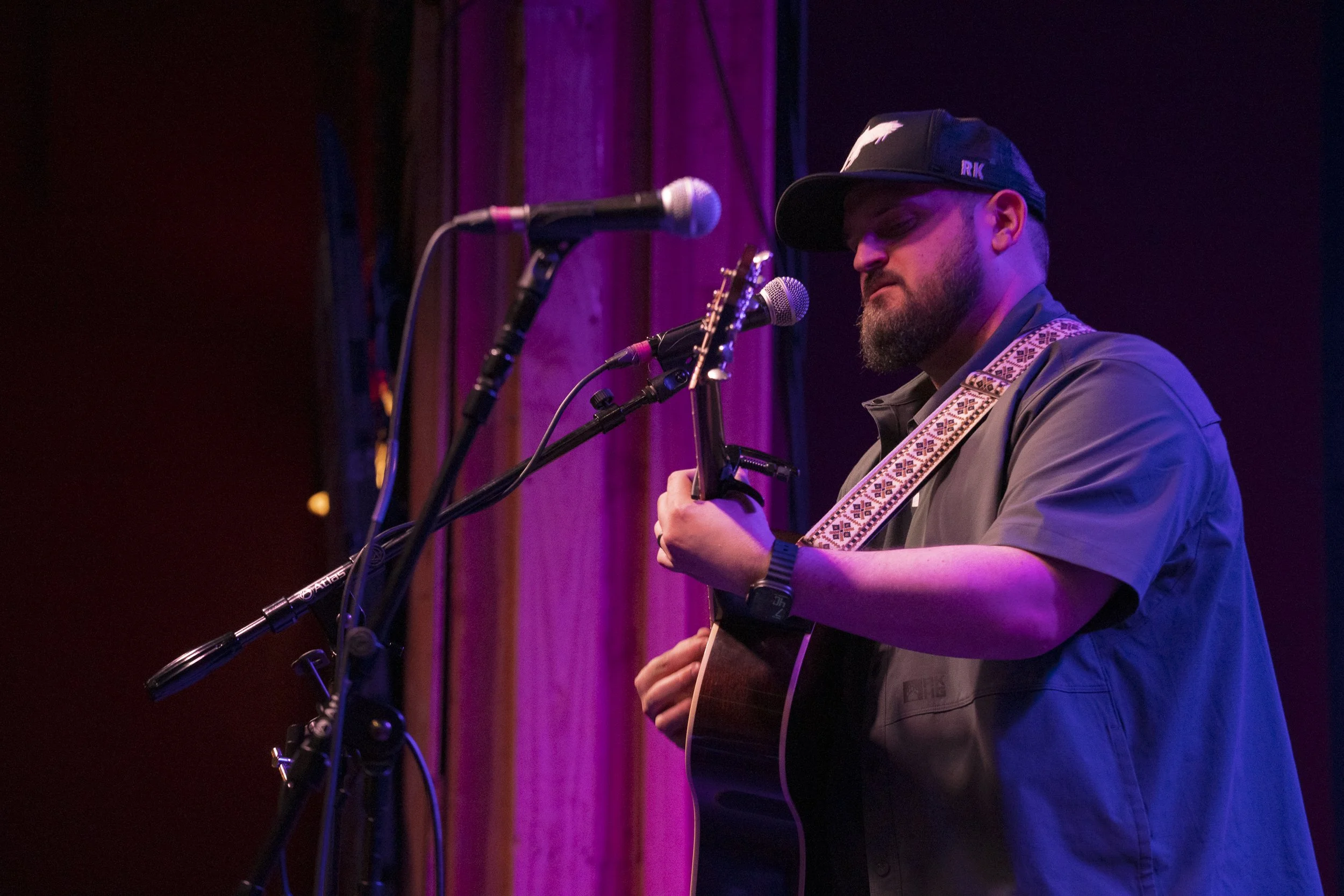 Kenny Little performing "Slow Down."