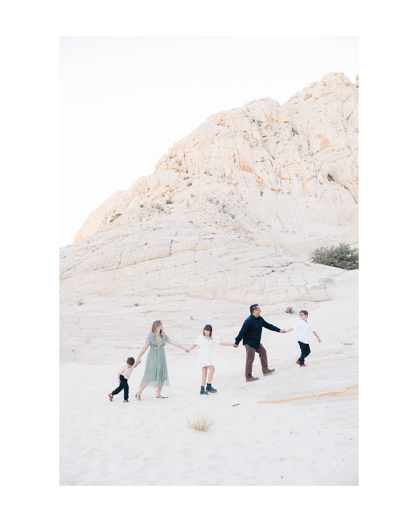 The fact that the Amargos come back year after year honestly makes me want to cry happy tears. Photography is such a gift because it lets me meet incredible people, and some turn into familiar faces I get to see again and again. Returning families ho