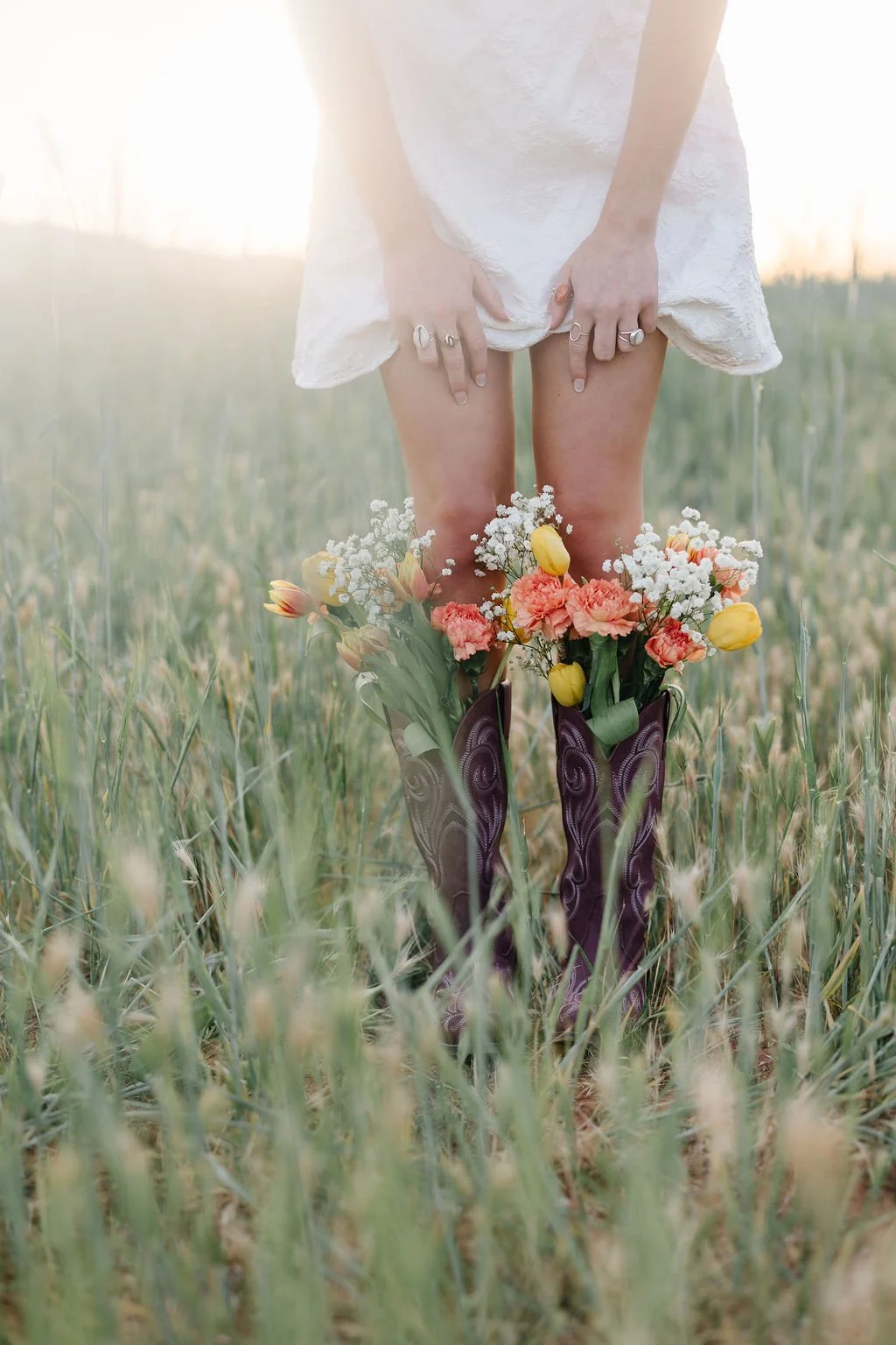 High school senior photography capturing creative details and personal style in the beautiful landscapes of Southern Utah. This St. George senior photoshoot creates natural, artistic images that celebrate each graduating senior’s unique personality a