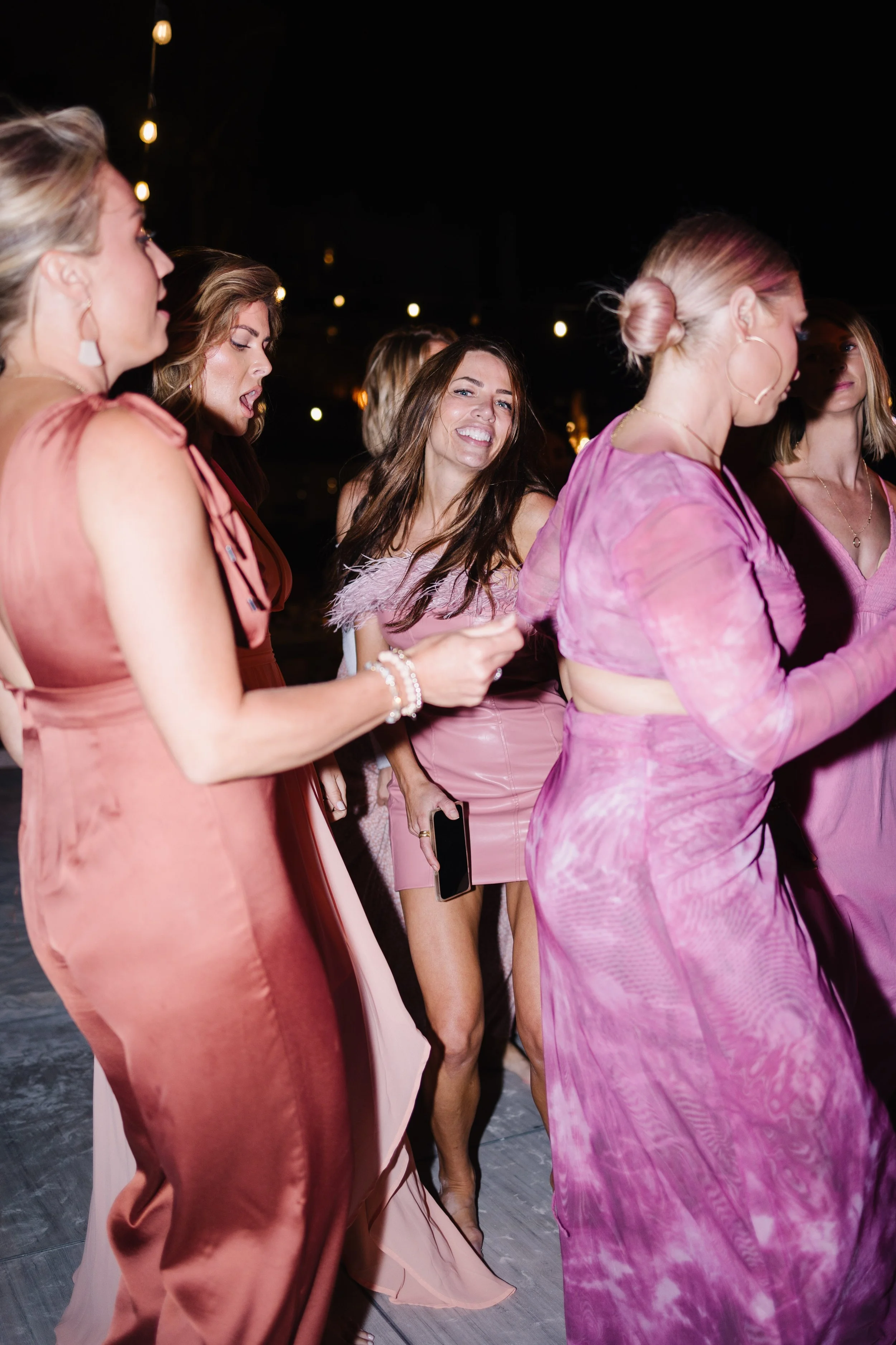 Looking for a talented retreat photographer to capture your business retreat, including those moments of pure joy and celebration on the dance floor? Look no further than Brittney Ann Photo and Films. With years of experience in retreat photography,