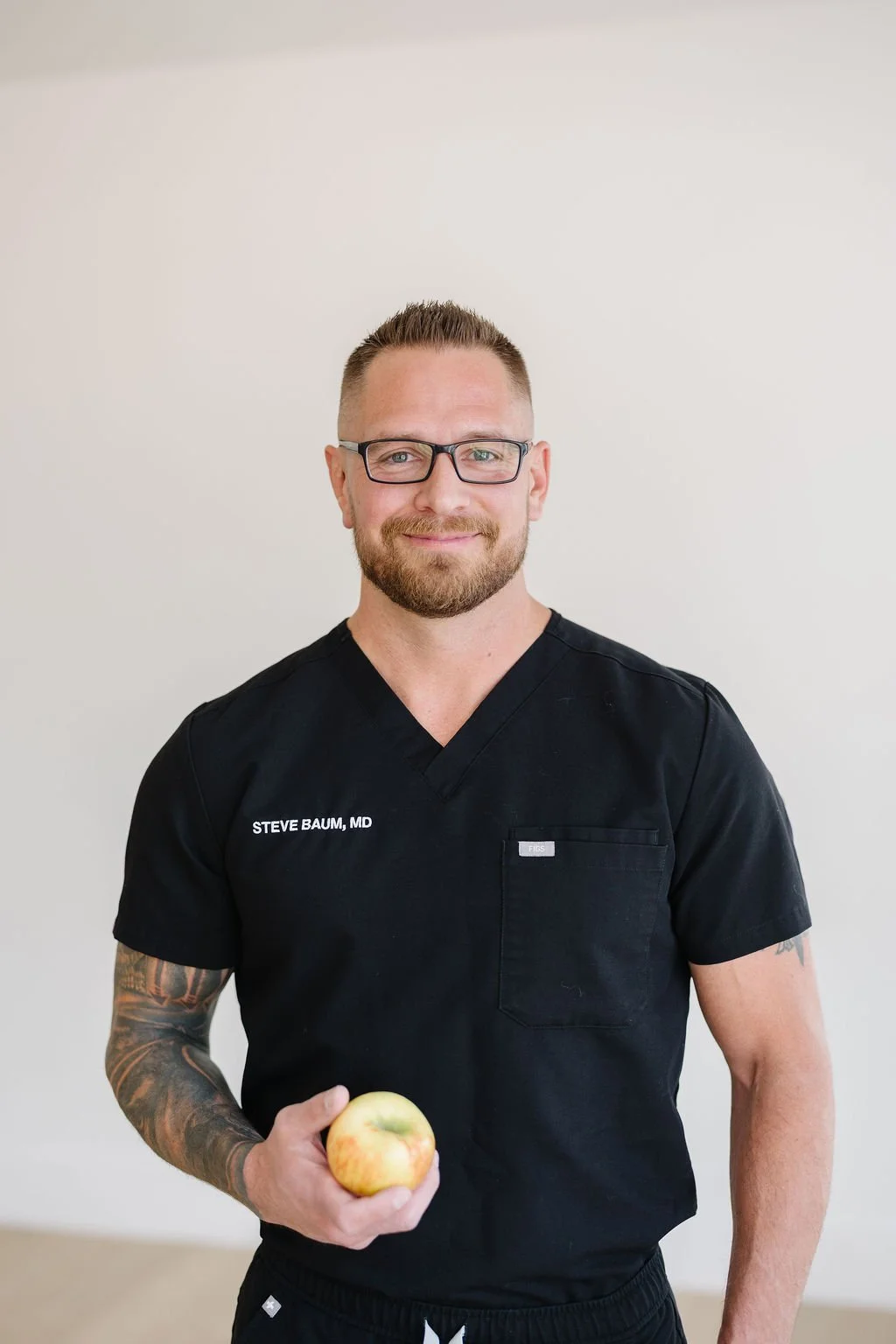 Corporate headshot photography creating professional, approachable portraits for business owners, executives, and working professionals. This St. George headshot session provides polished, modern images for company websites, LinkedIn profiles, market