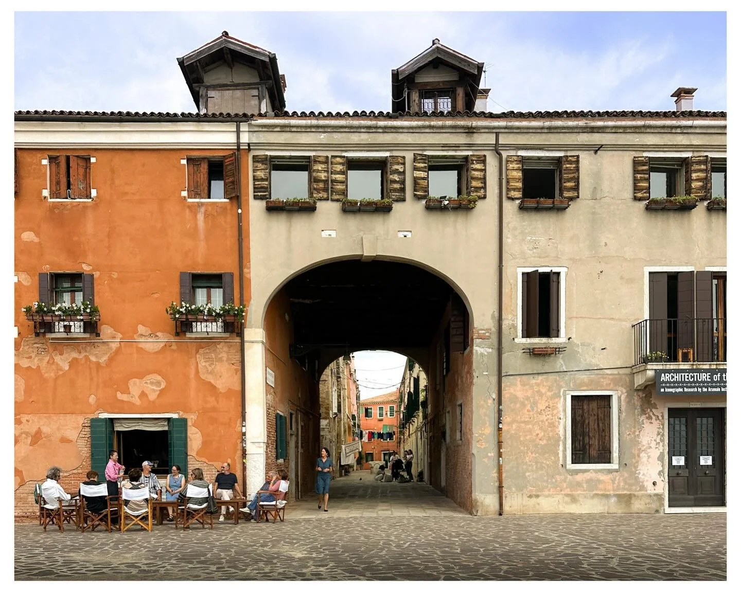 Winter is rapidly creeping in and the color is rapidly seeping out. As such, here are some recent  pretty things to encase in technological amber before the warm tones are replaced by grey for a few months.