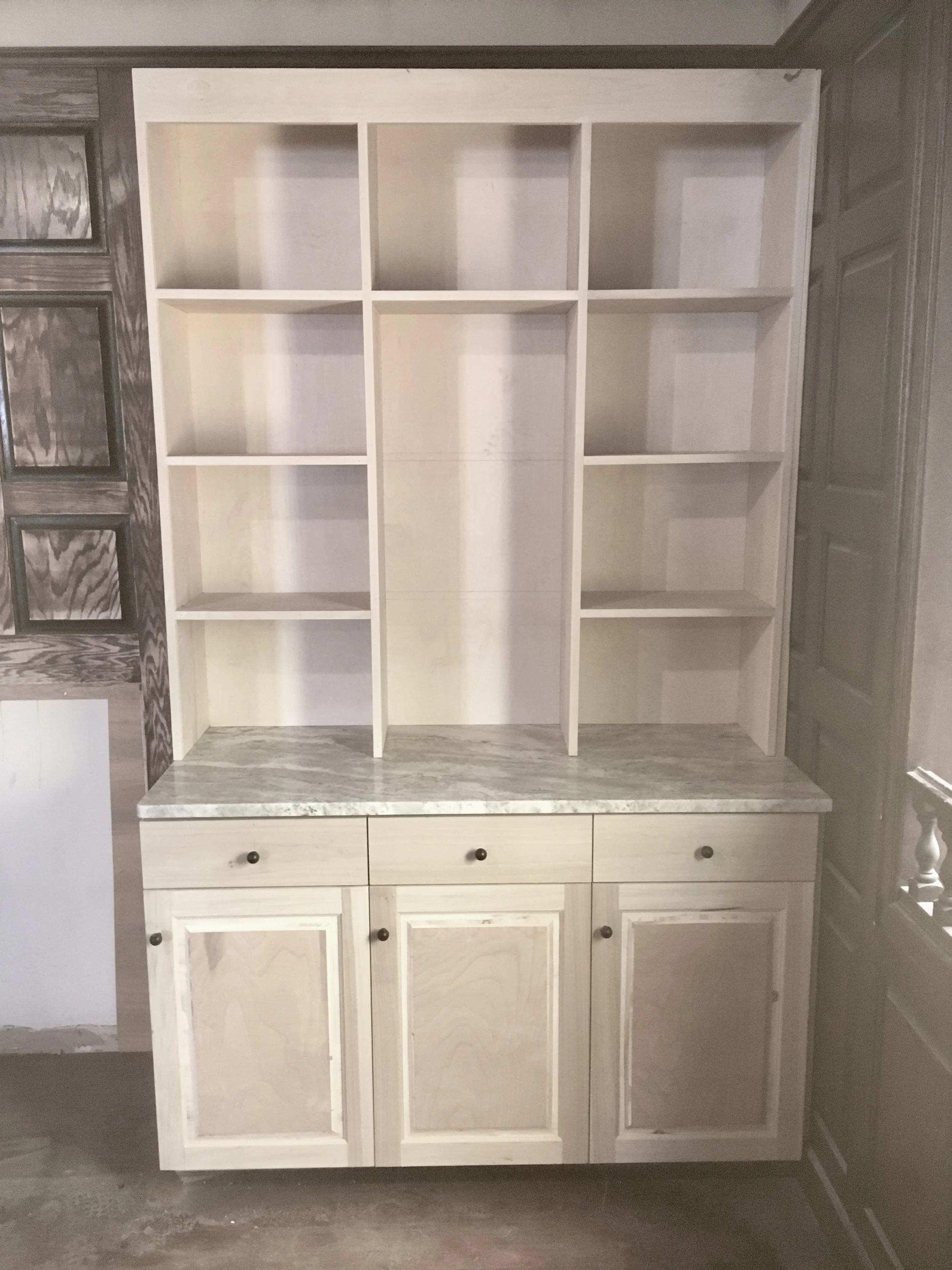 Site built restaurant hutch