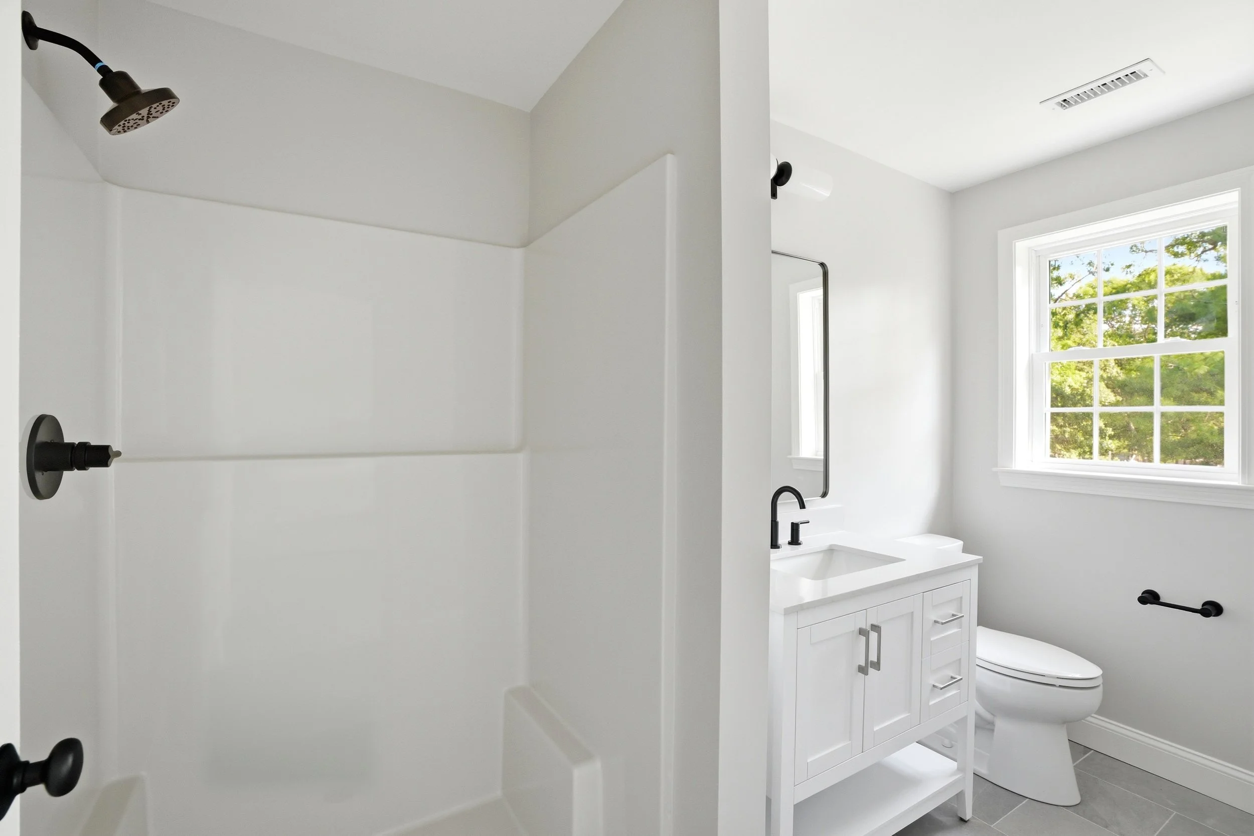 26-41 Avalon Dr-24.jpg