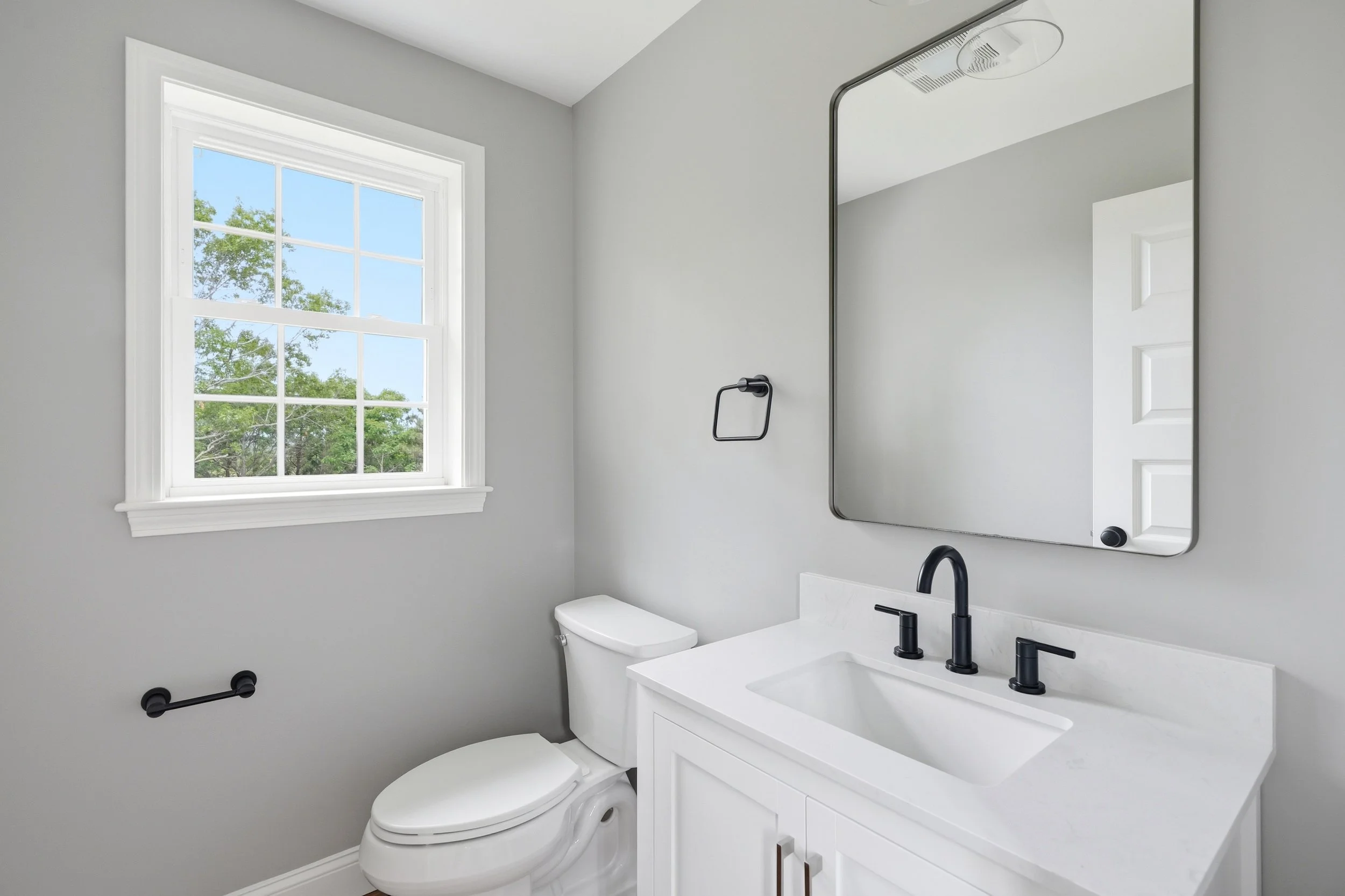 32-21 Shore Rd-31.jpg