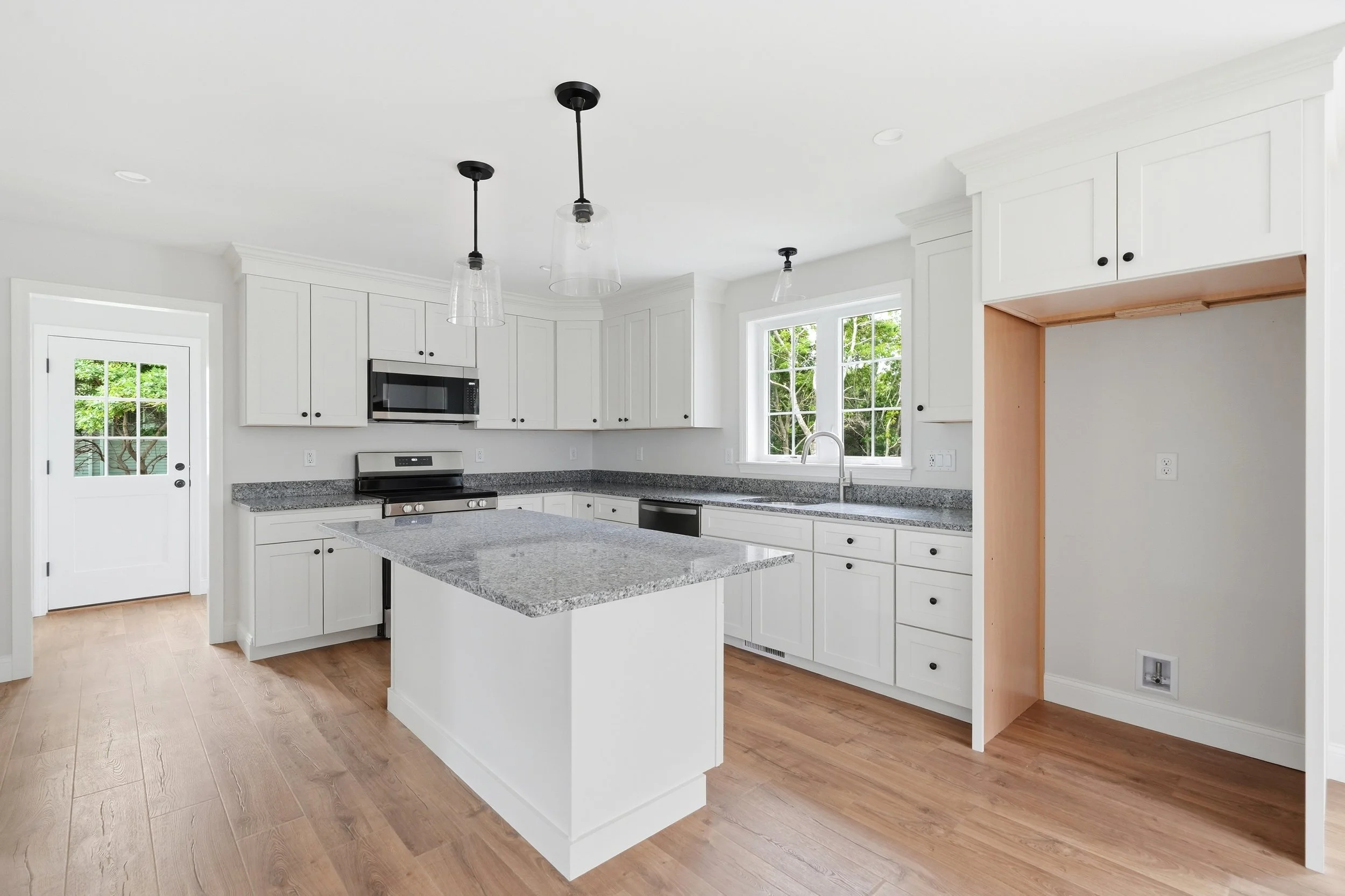 15-21 Shore Rd-15.jpg
