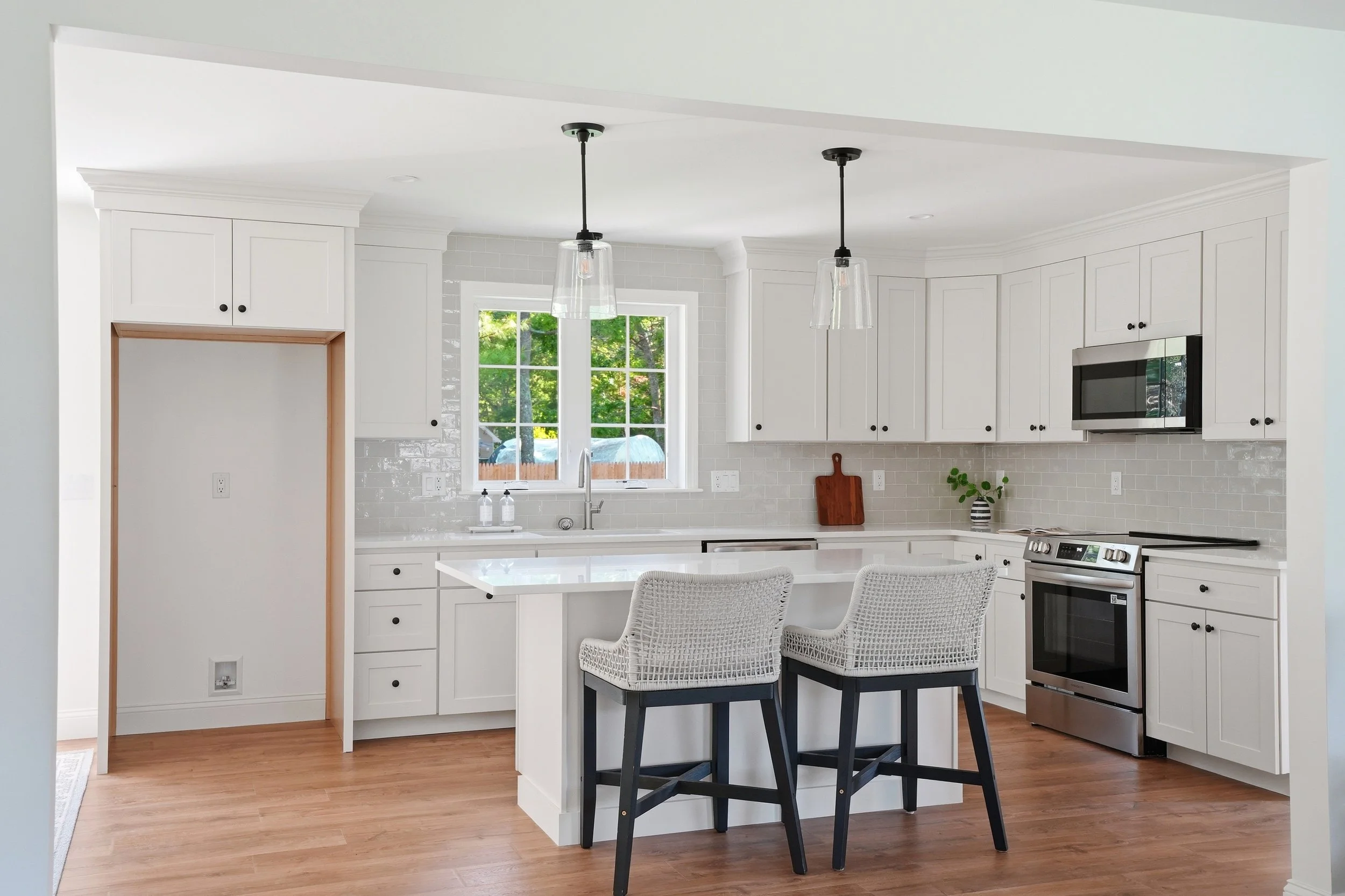 18-41 Avalon Dr-15.jpg