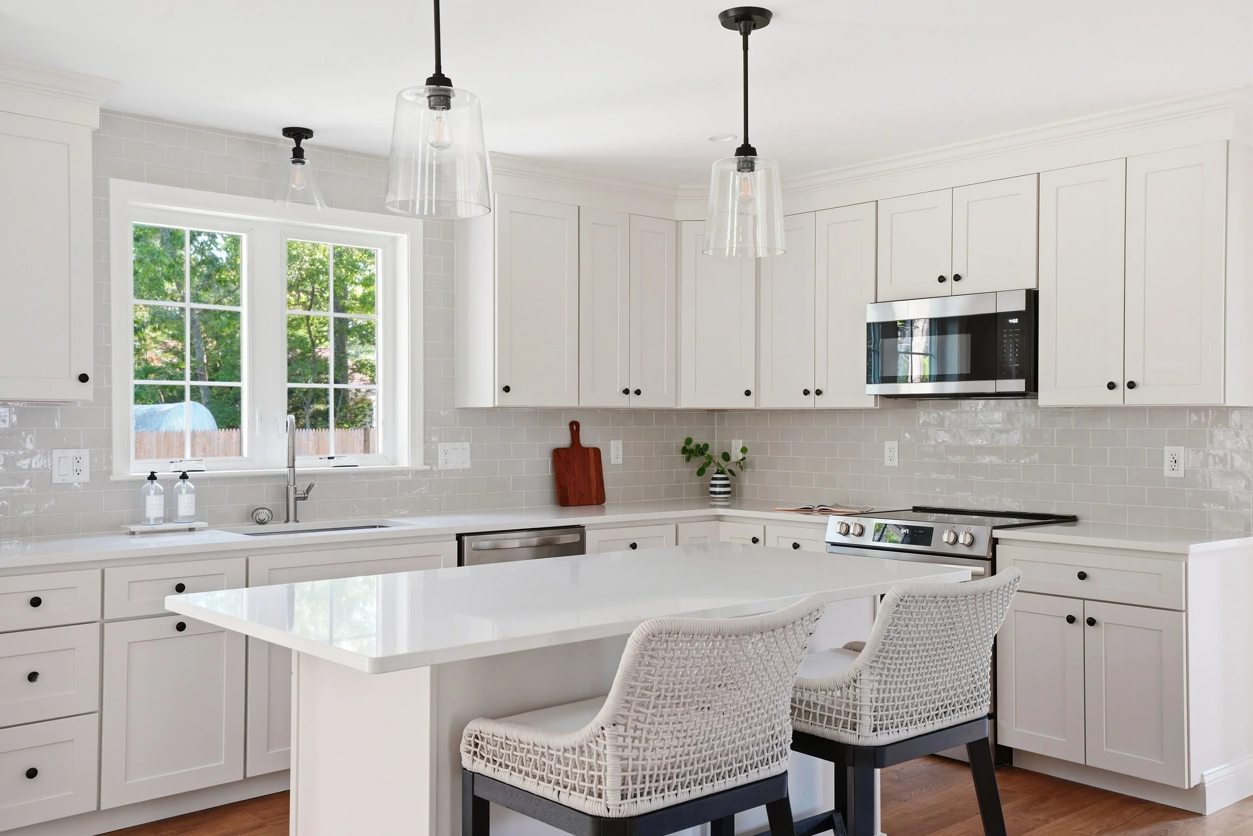17-41 Avalon Dr-14.jpg