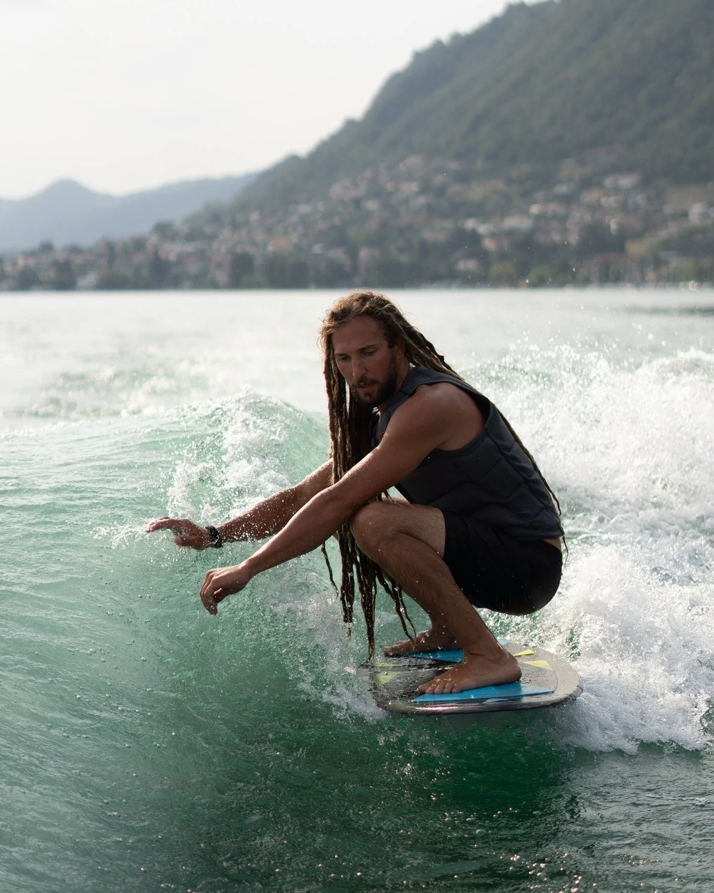 Meet Nicola, our promising introduction of the year! 😏 Together with Alessandro, he's here to master the art of wakesurfing and wakeboarding. ❤️🫂

We're open every day from 10:00 am to 19:30 pm until October 31st.

Don't forget to book your run via
