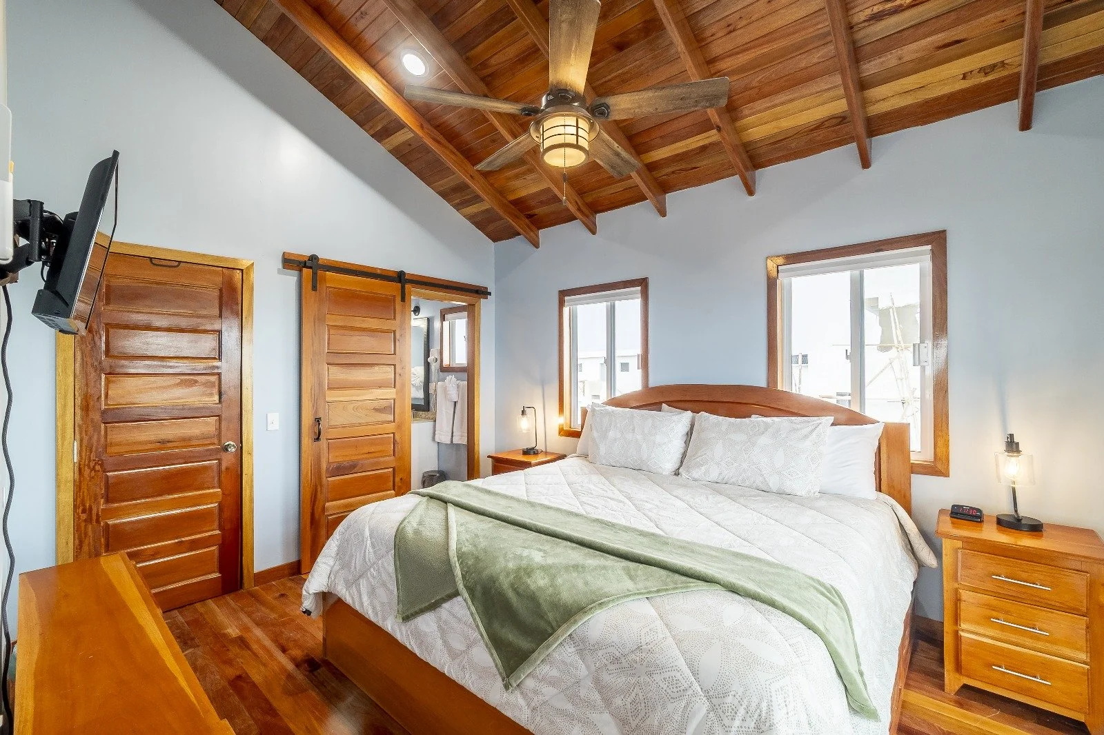 WhatsApp Image 2025-12-01 at 10.23.10_062c27ee.jpg