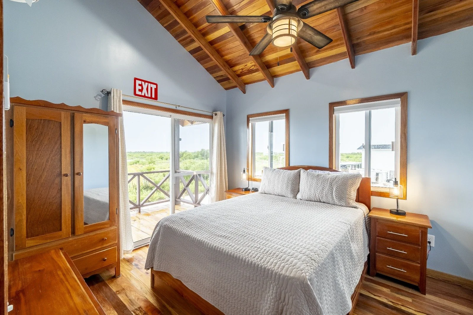 WhatsApp Image 2025-12-01 at 10.23.09_817a9b5a.jpg