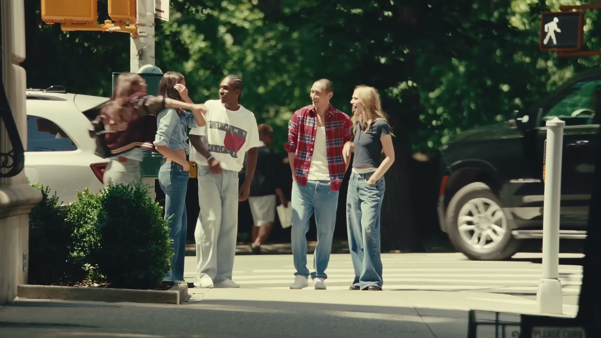 Tommy_Hilfiger_Always_Denim_03.jpg