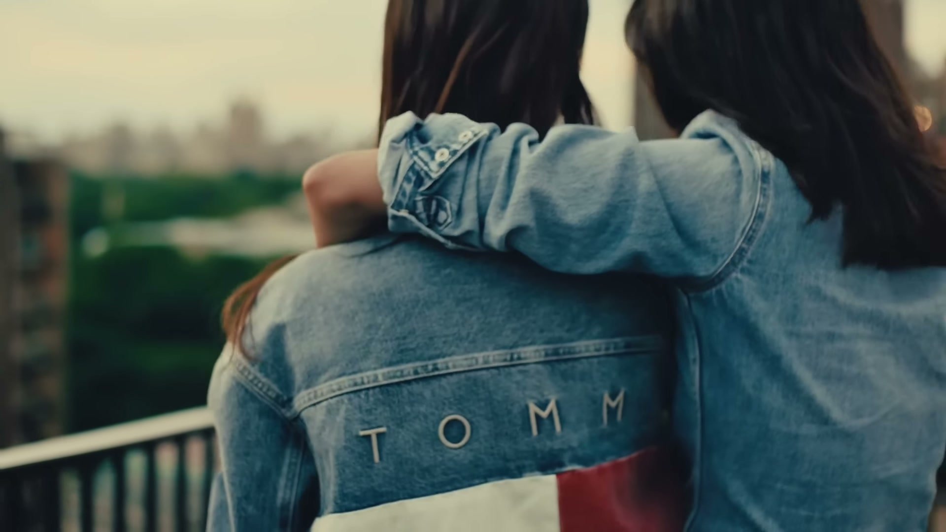 Tommy_Hilfiger_Always_Denim_09.jpg