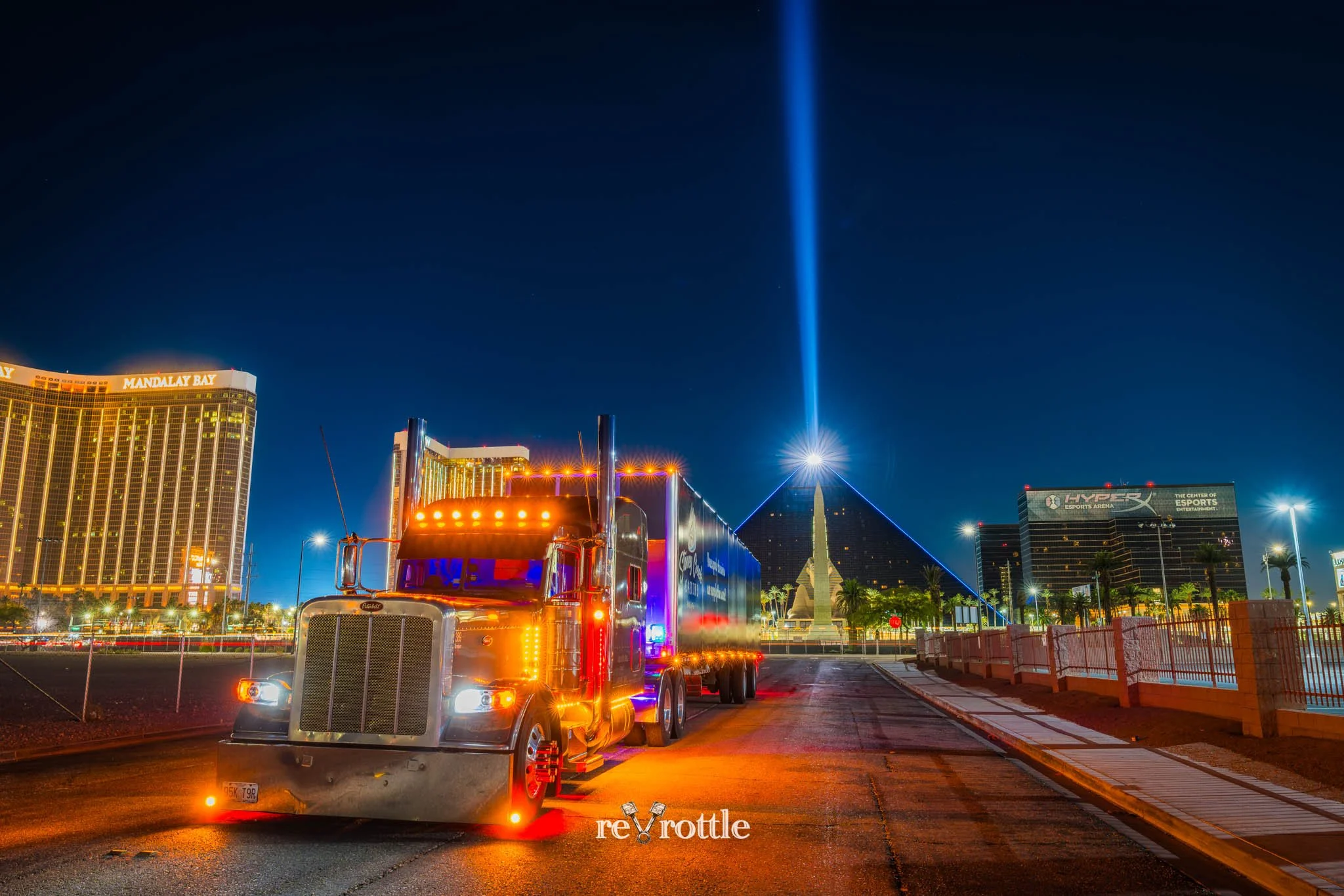 2026-06-12-Smoke-2014-Peterbilt-389-in-Las-Vegas-reVrottle-Vik-Chohan-Photography-Social-Media-001.jpg