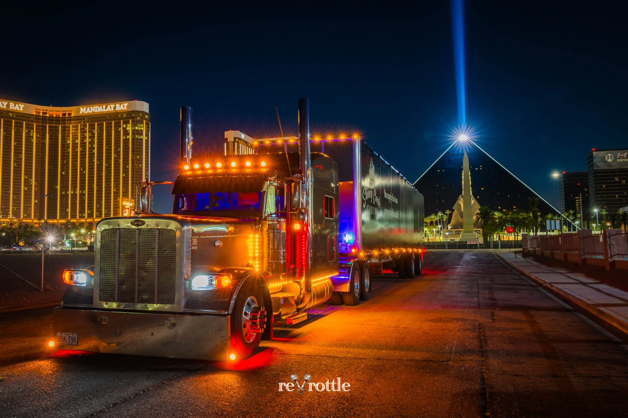 2026-06-12-Smoke-2014-Peterbilt-389-in-Las-Vegas-reVrottle-Vik-Chohan-Photography-Social-Media-002.jpg
