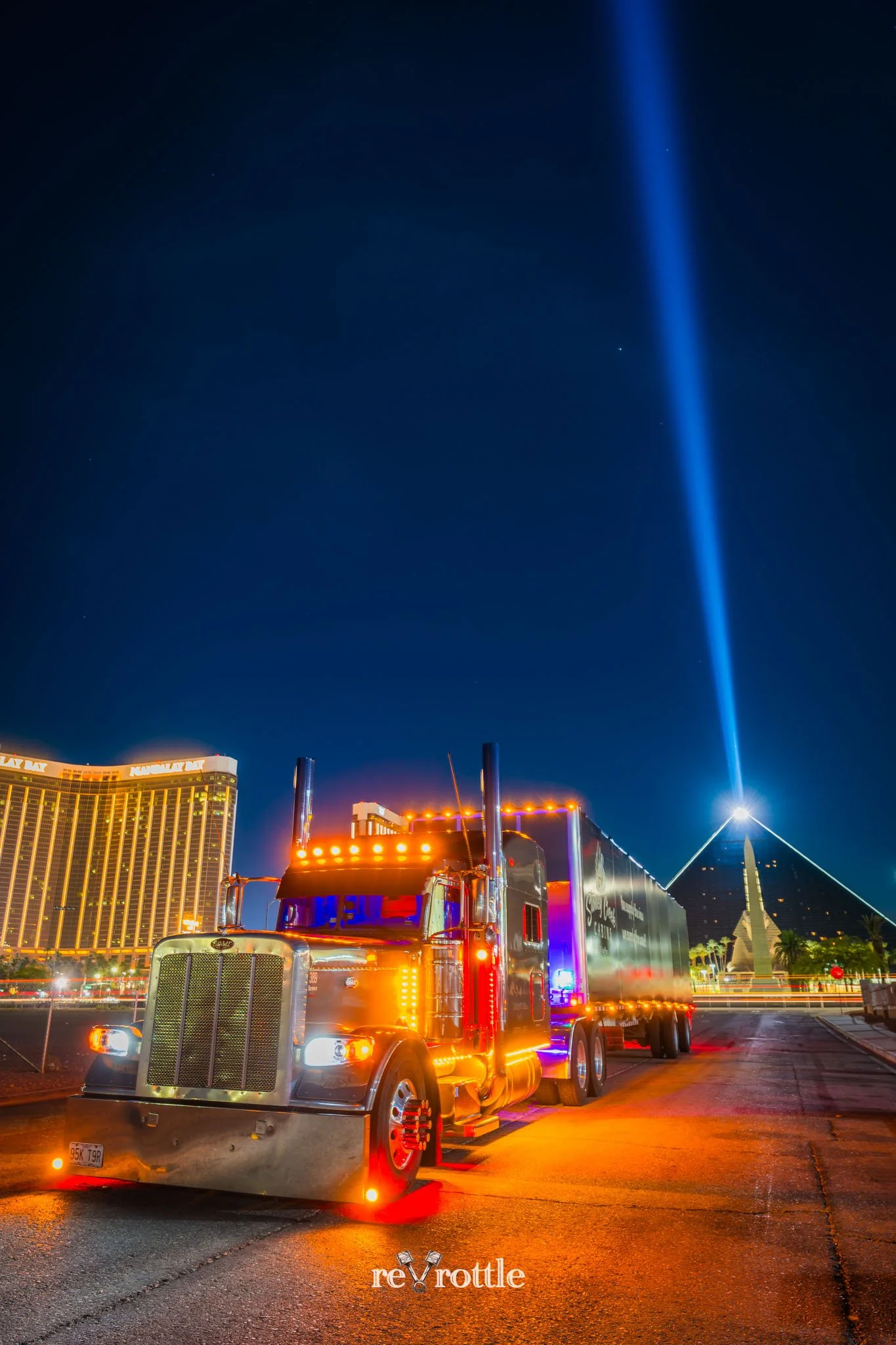 2026-06-12-Smoke-2014-Peterbilt-389-in-Las-Vegas-reVrottle-Vik-Chohan-Photography-Social-Media-004.jpg