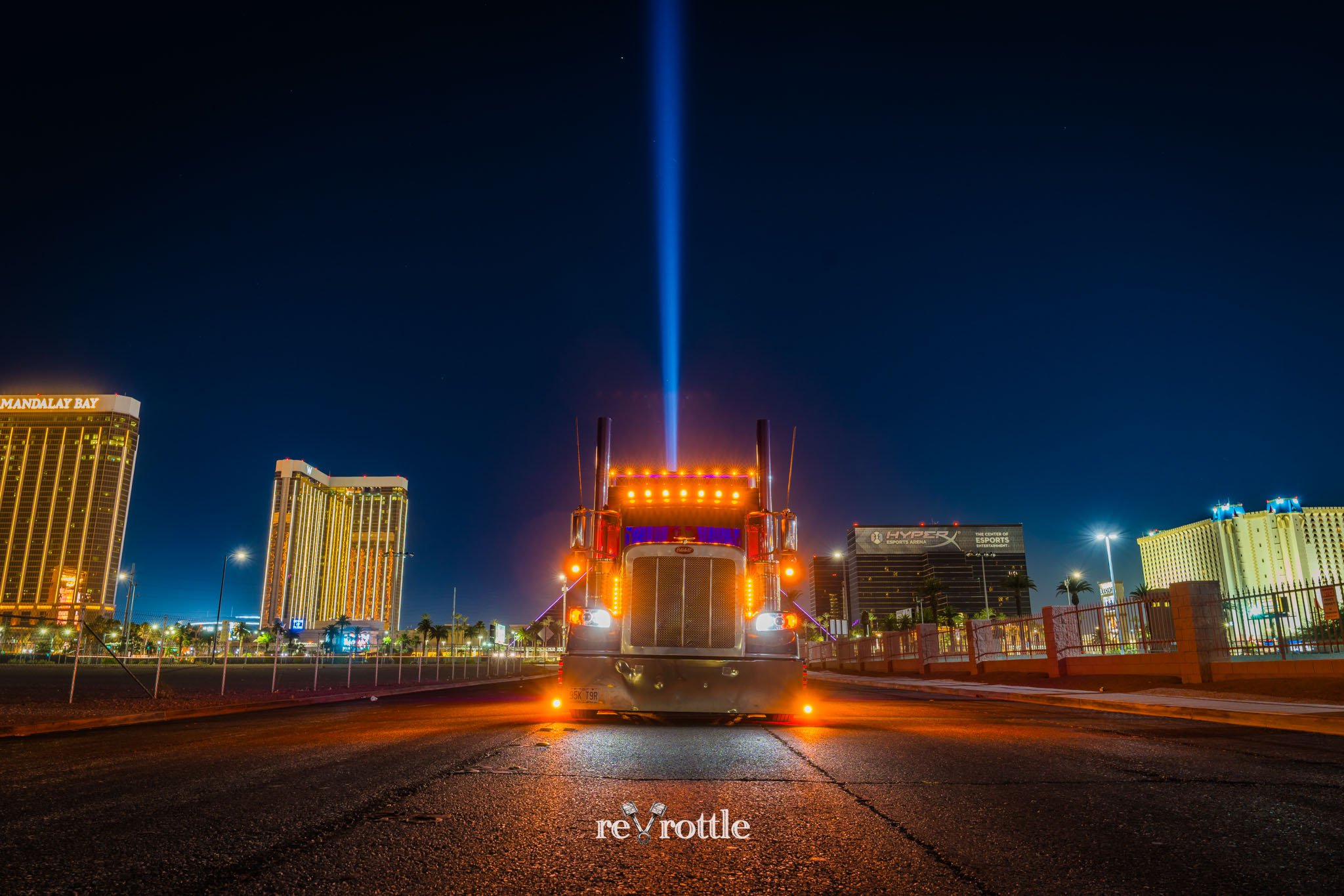 2026-06-12-Smoke-2014-Peterbilt-389-in-Las-Vegas-reVrottle-Vik-Chohan-Photography-Social-Media-016.jpg