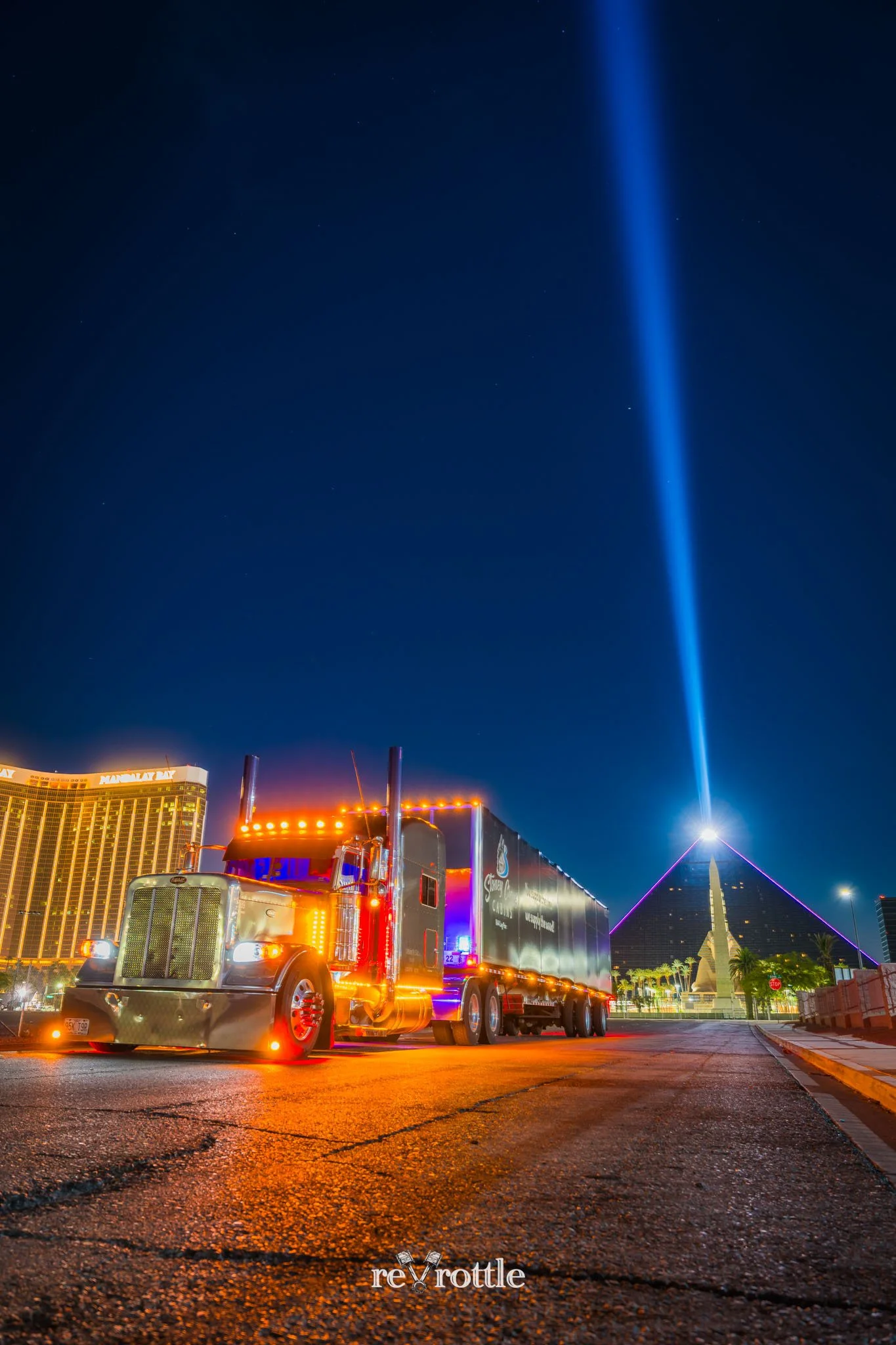 2026-06-12-Smoke-2014-Peterbilt-389-in-Las-Vegas-reVrottle-Vik-Chohan-Photography-Social-Media-019.jpg