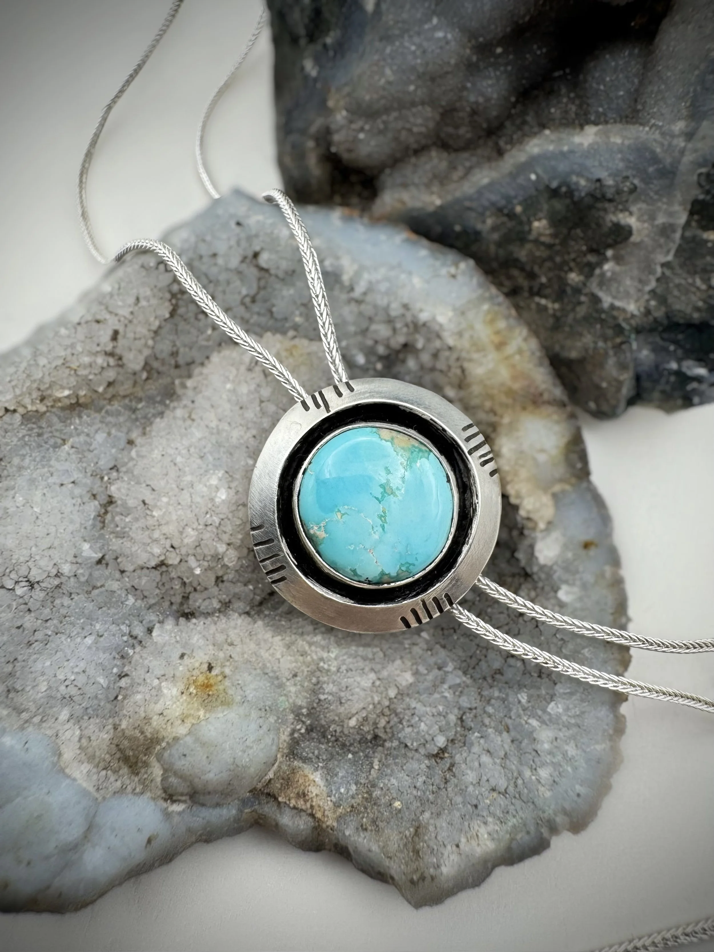 Facetune_23-10-2025-07-37-37 2.jpeg