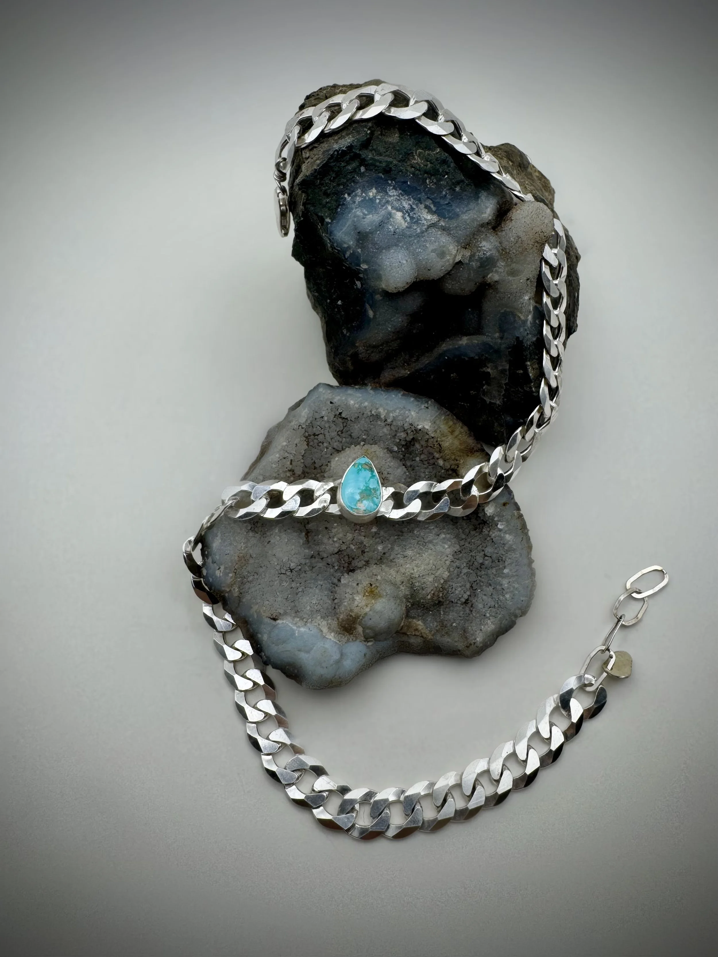 Facetune_23-10-2025-07-36-56 2.jpeg