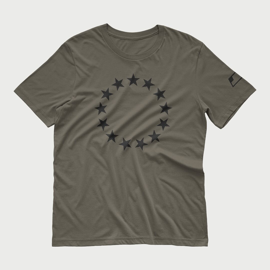 Write Our classic tee with the stars from America&rsquo;s first flag.

Available in Navy, Army, Cardinal, Desert, White, Black and Stone.

#betsyross #america #themodernright