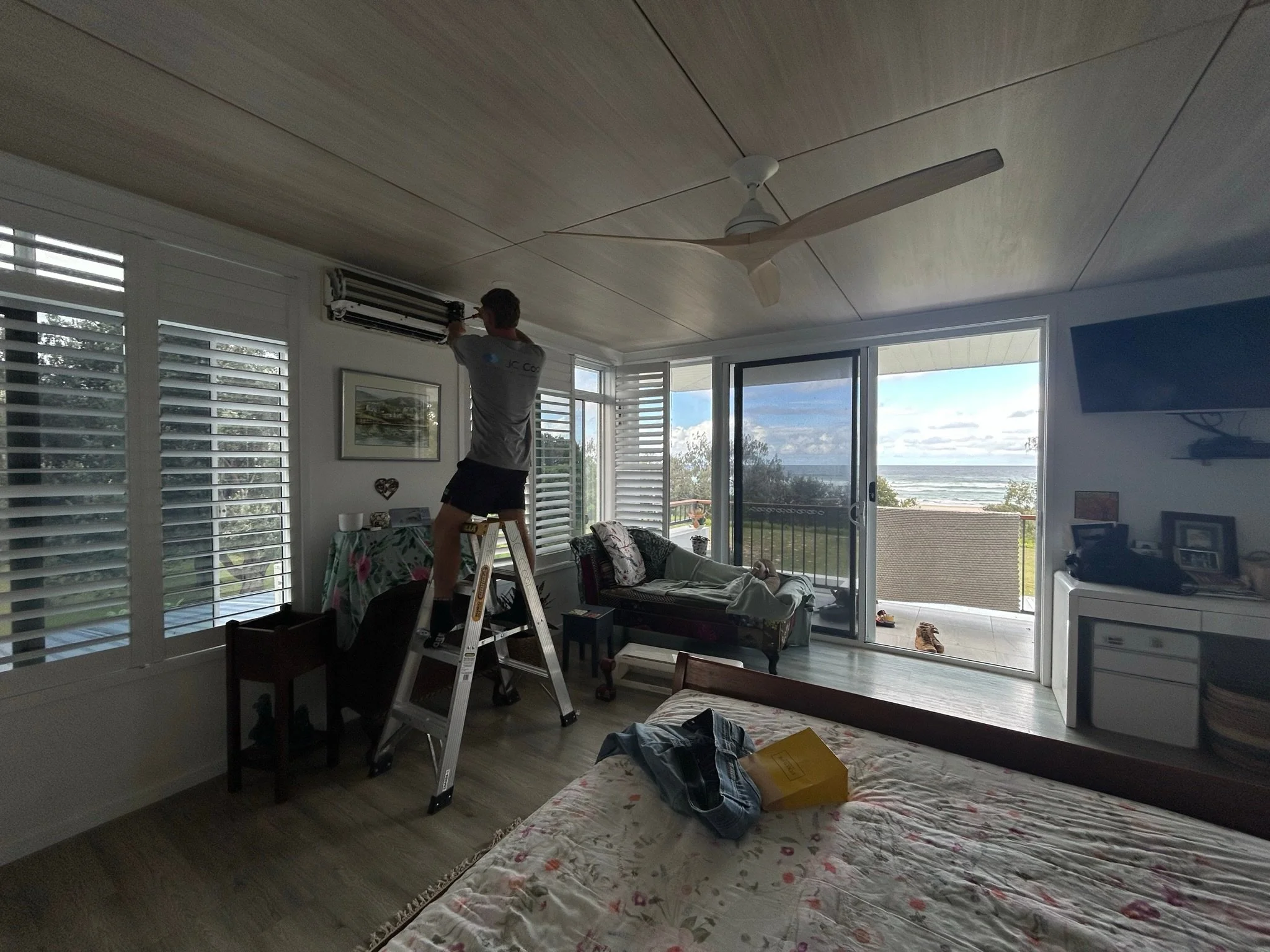 split system service and clean coolangatta