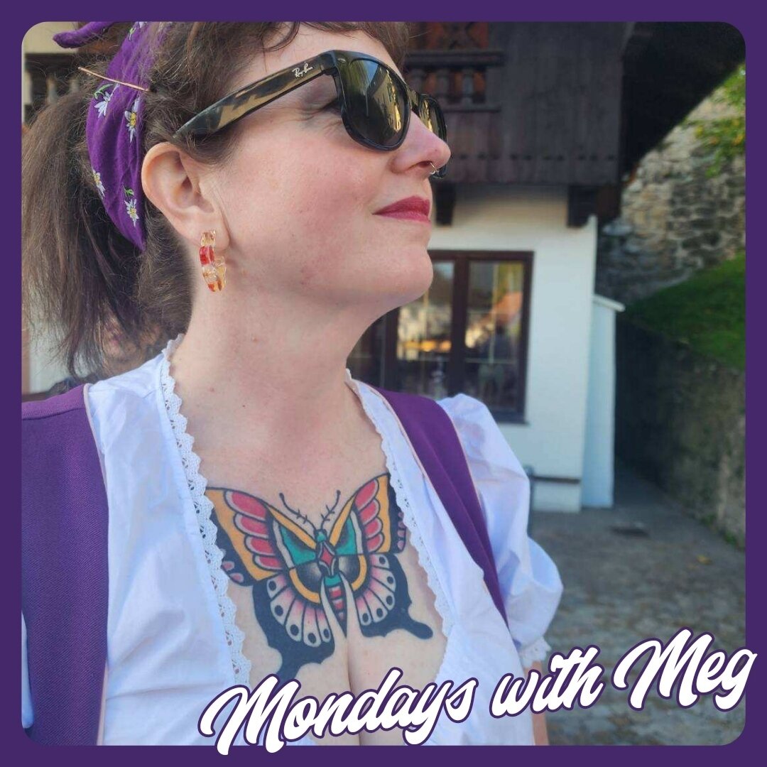 It's Monday, so here's Meg! Today I've got a little snippet of a lot of things for ya.

📻 From the booth at The Sloan &amp; Meg Radio Show @ WSVA. Circa 2001? It was chock full of the day's hottest emo &amp; crust punk. 😂
🎃 The inspiration for thi