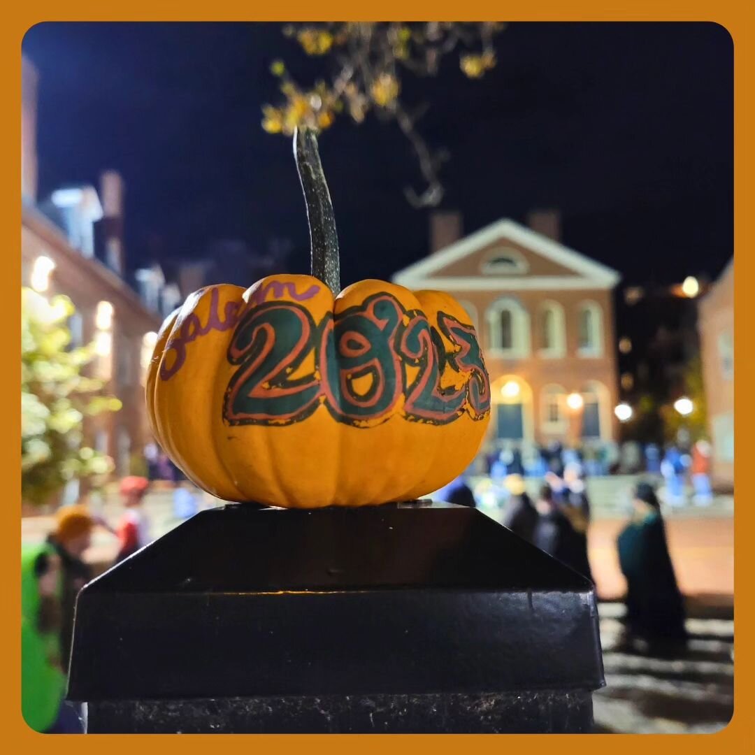 HaPpY hAlOwEen from the heart of the chaos! 🖤🎃🤘

This 'lil guy took a tumble today, but only the paint got chipped. What a champ! 🥊 I do one of these from the same spot every year, if you didn't know, now you do. This is the 5th year. 😄

.
.
.
.