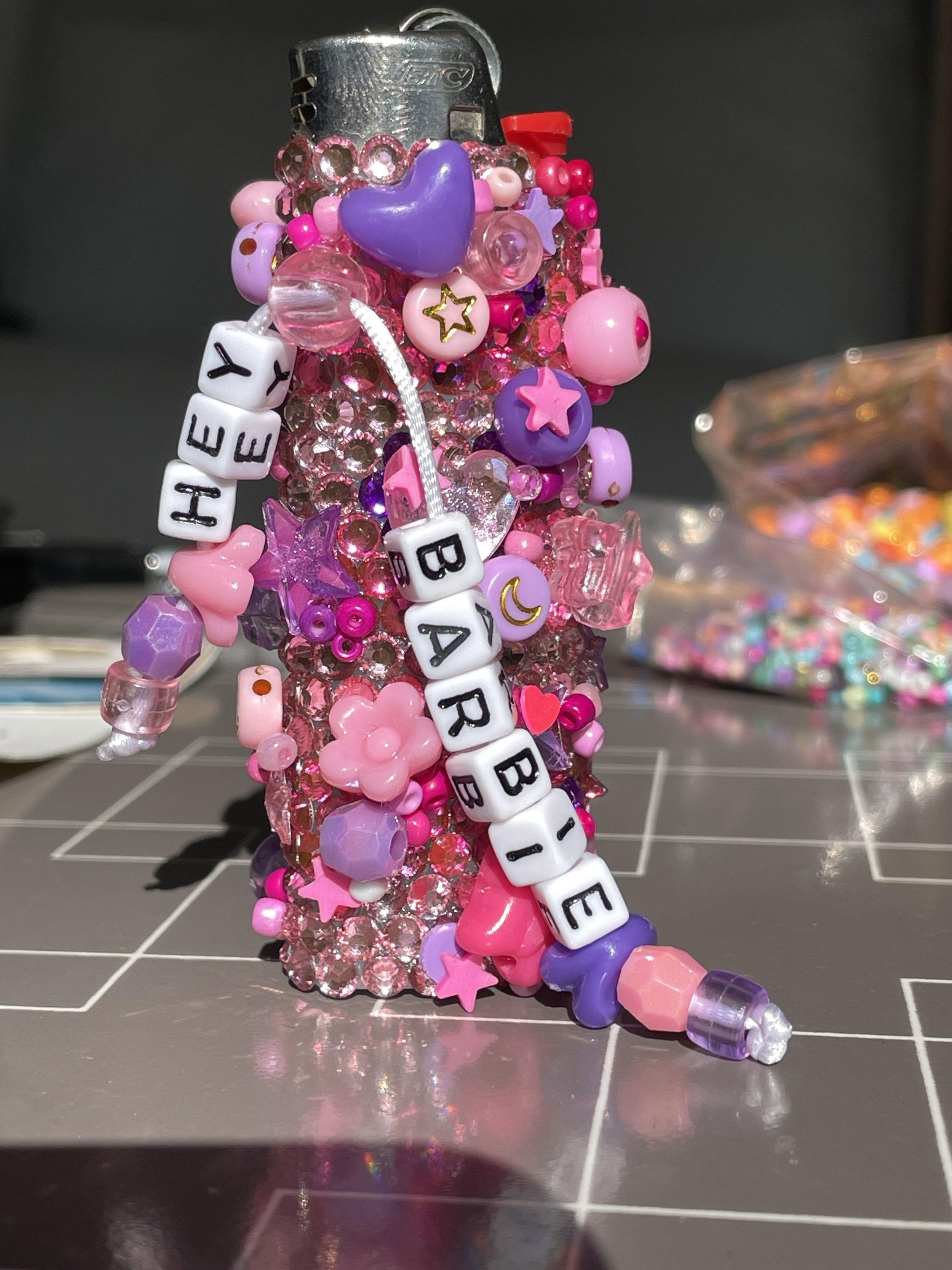 bedazzled-lighters-v0-97jm8tbpmxqe1.jpg
