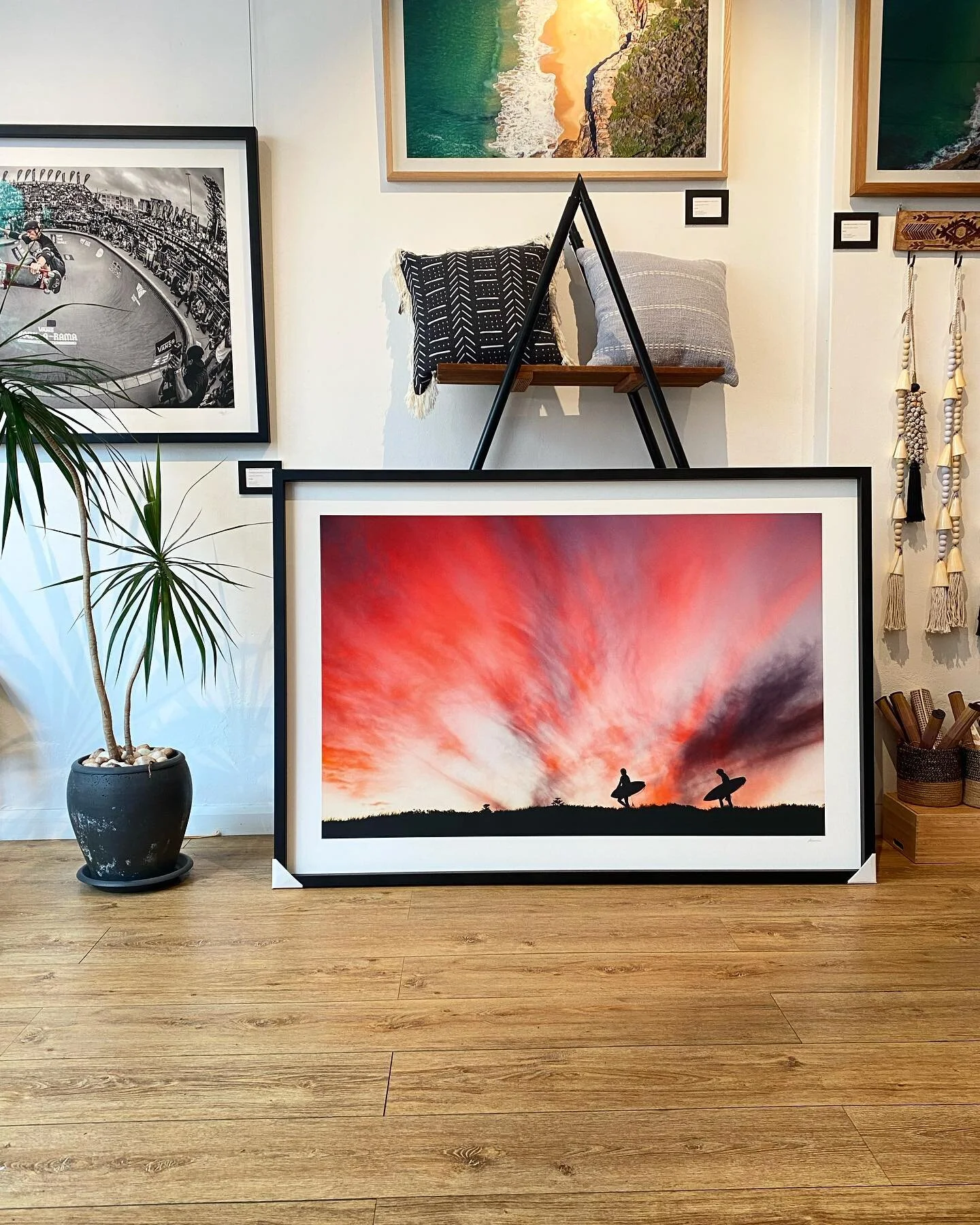 &ldquo;Set&rdquo; by @bluesnapper from @the_front_gallery in thick black oak frame with premium non reflective glass (160x110cm).
.
.
.
.
.
.
#MAF #manly #art #framing #sydney #australia #northernbeaches #decor #homedecor #interiordesign #interiorsty