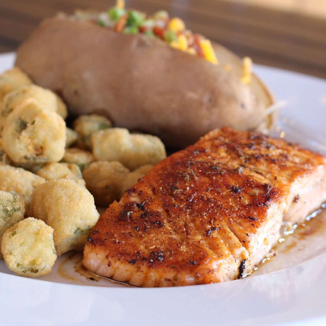 Friday never looked so good. 👀 

You&rsquo;ve worked hard all week! Come into Mayworth&rsquo;s for lunch or dinner and order your favorite or try something new! 

Pictured: Grilled salmon, cooked to tender perfection and served your way (sweet garli