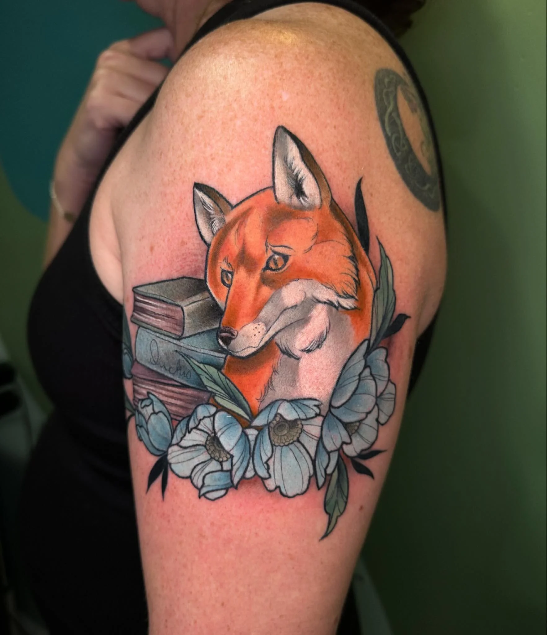 What the fox?!? Got to put some final touches on this one. Glad to see it finished! 

If this style of tattoo is your jam, get in touch. I still have some openings in december.