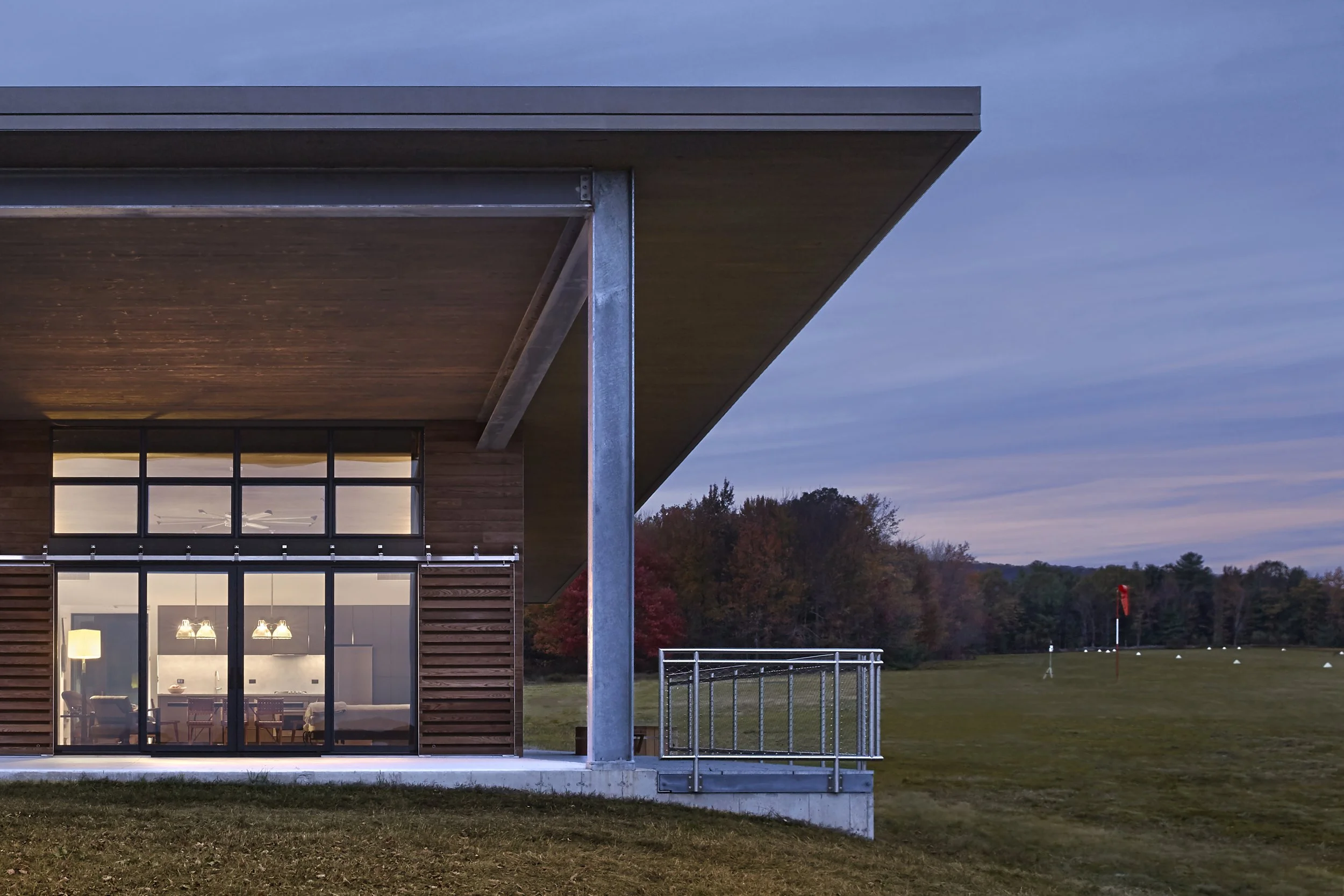 Flying Dollar Residence