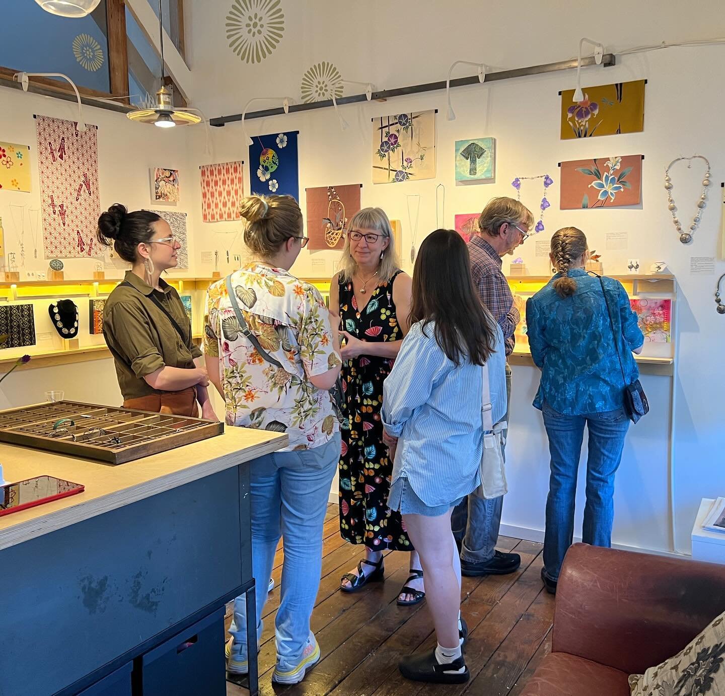 Beautiful show now on view @danacadesignstudio ~ be sure to check it out if you&rsquo;re in the Seattle area! Featuring work by @bonnemanancy @flyingfoxjewelry_julialowther @tisha.abrahamsen @carolina_andersson.25 @danacassara @cytoops @vicky_z_pa @f