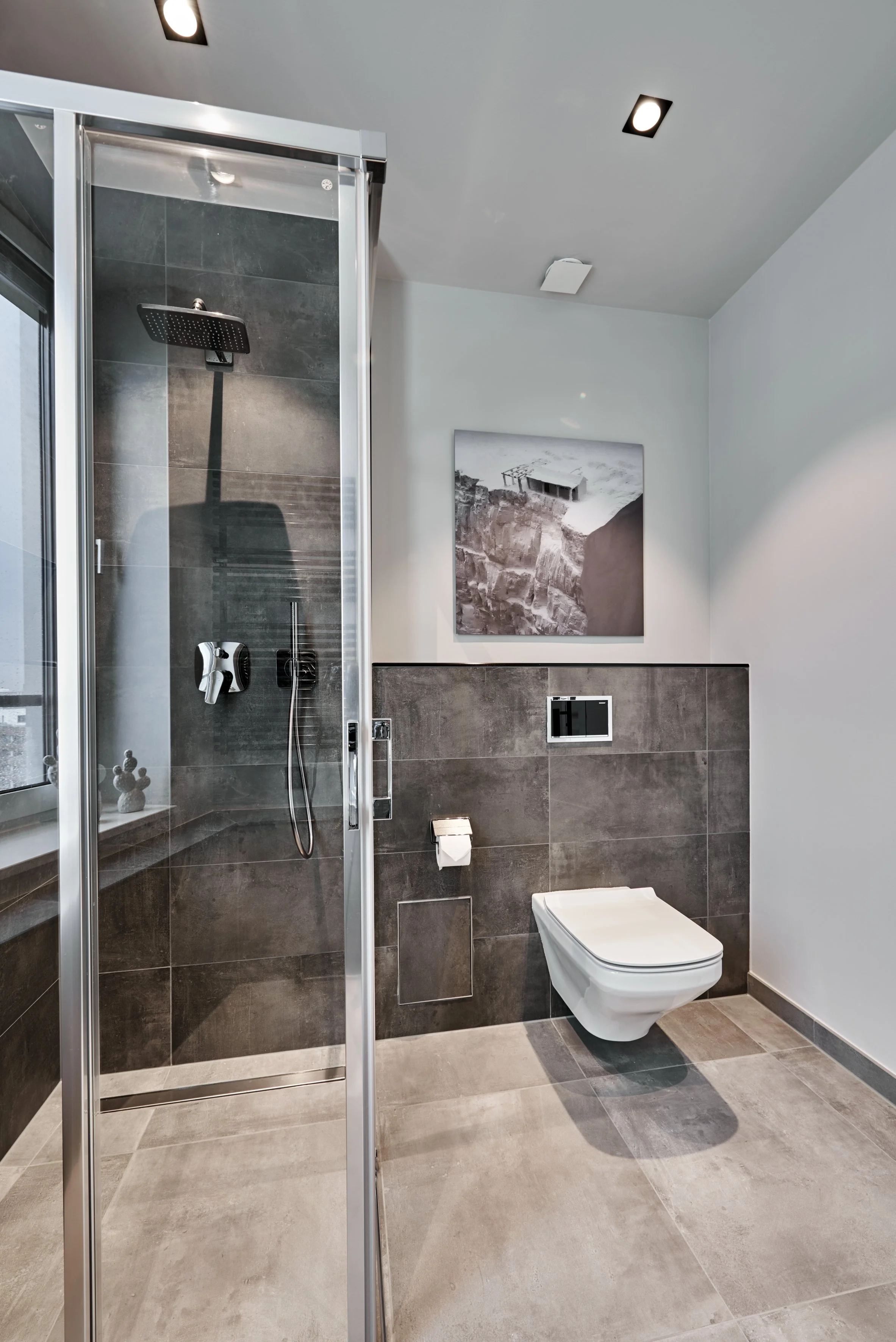 Bad Bodenfliesen hellgrau Wandfliesen dunkelgrau 