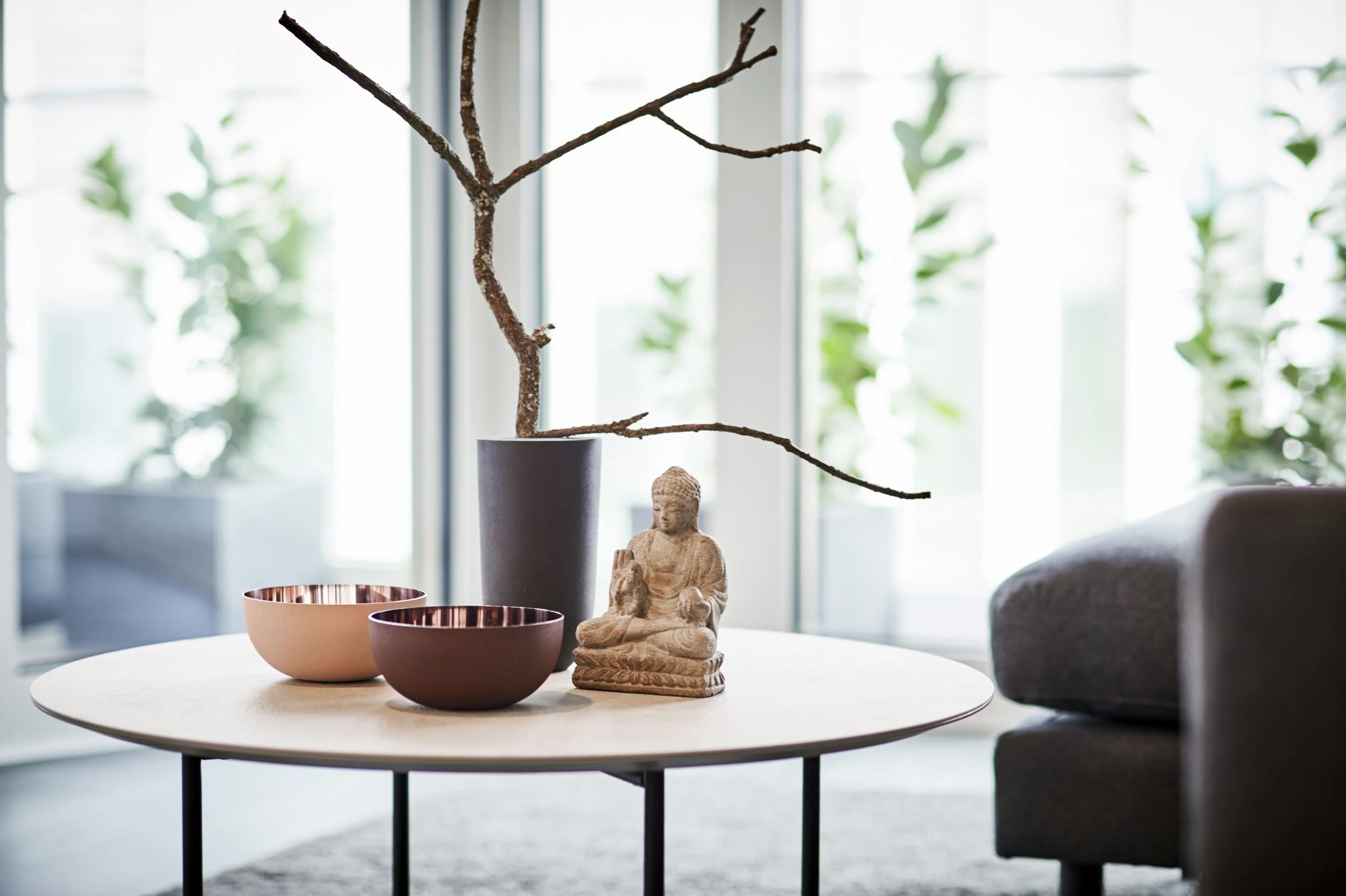 Sofatisch Eiche Dekoration Schalen Vasen BoConcept 