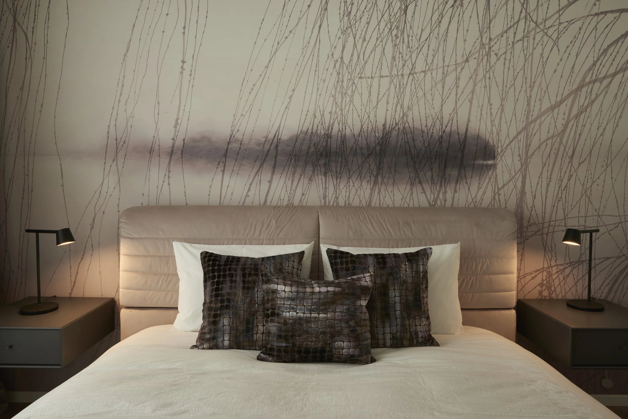 Schlafzimmer Bett Kopfteil gepolstert Tapete Glamora 