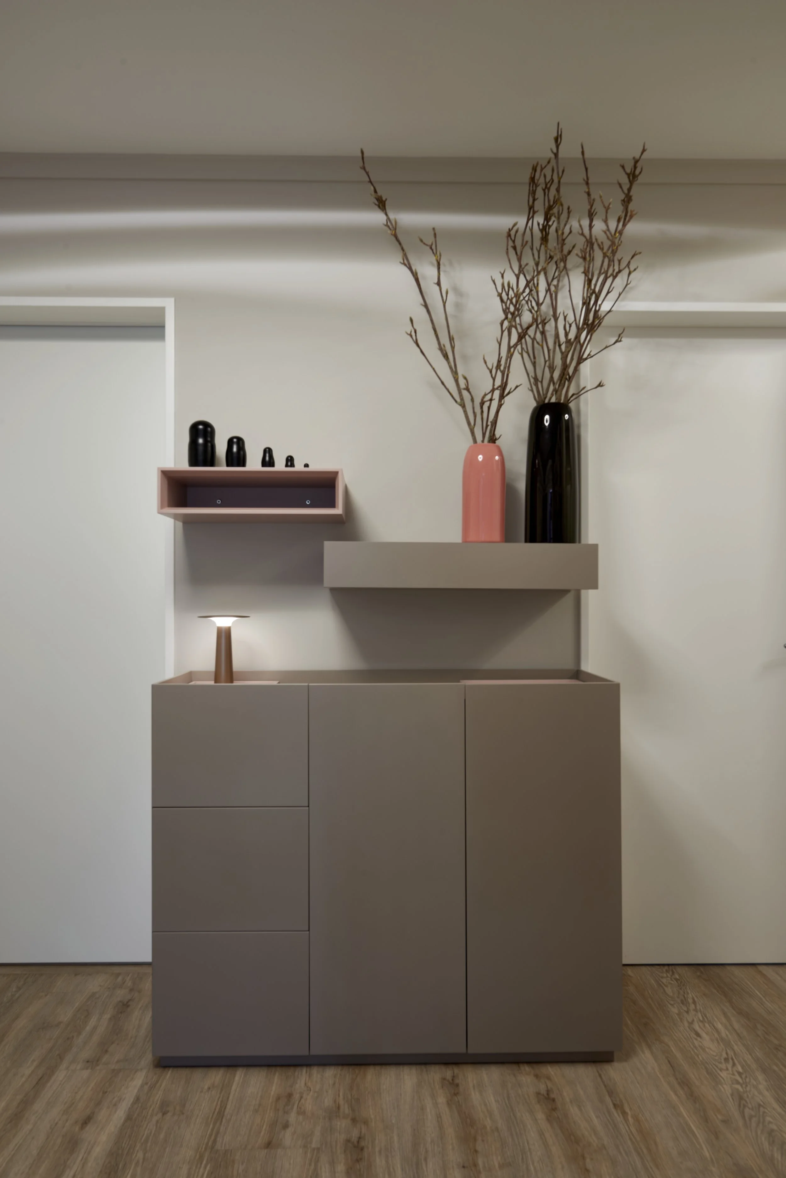 Flurmöbel Schönbuch Sideboard Wandborde Dekoration Vasen Schönbuch