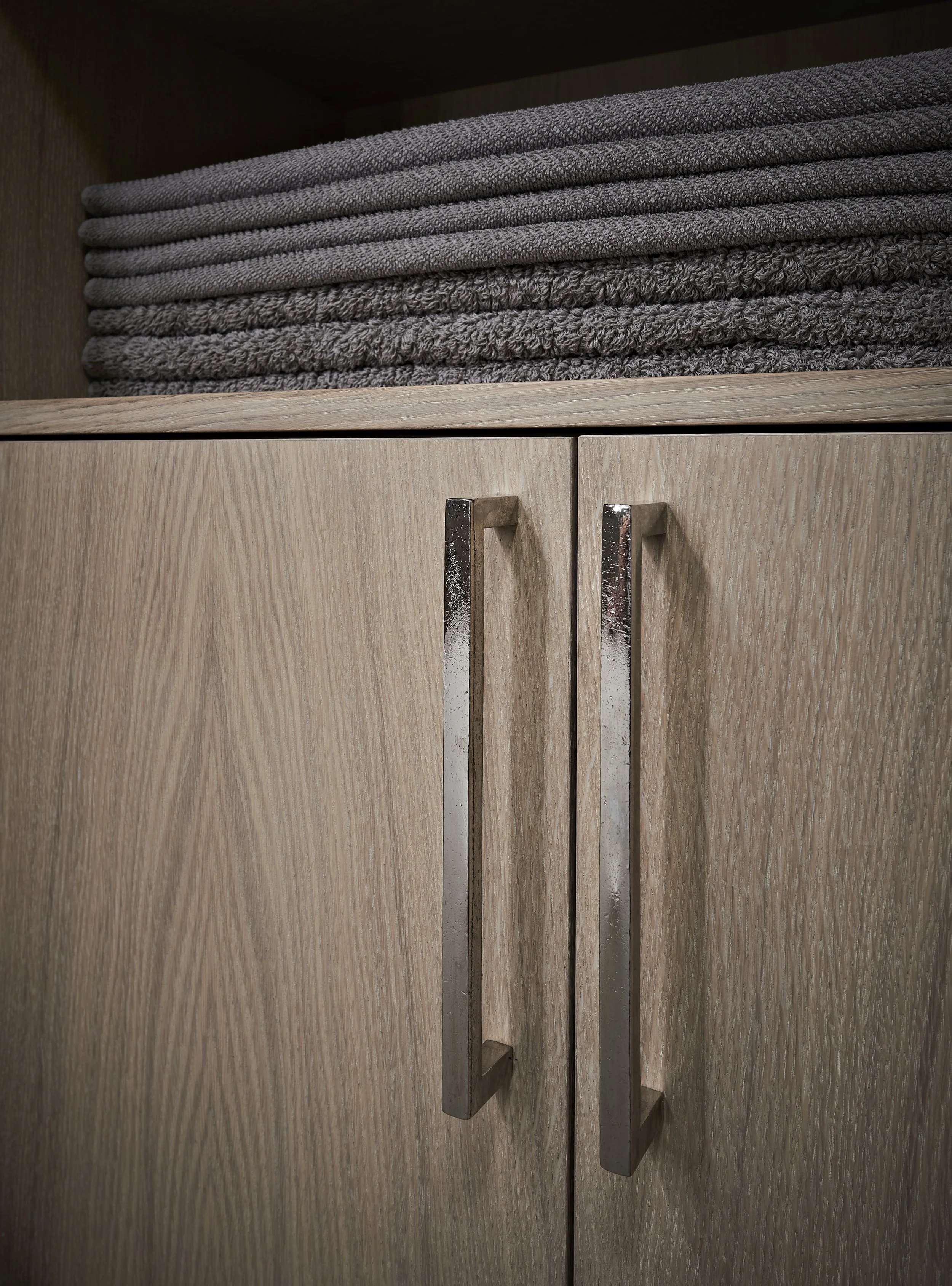 Bad Schrankfronten Holz Eiche Möbelgriffe Dauby