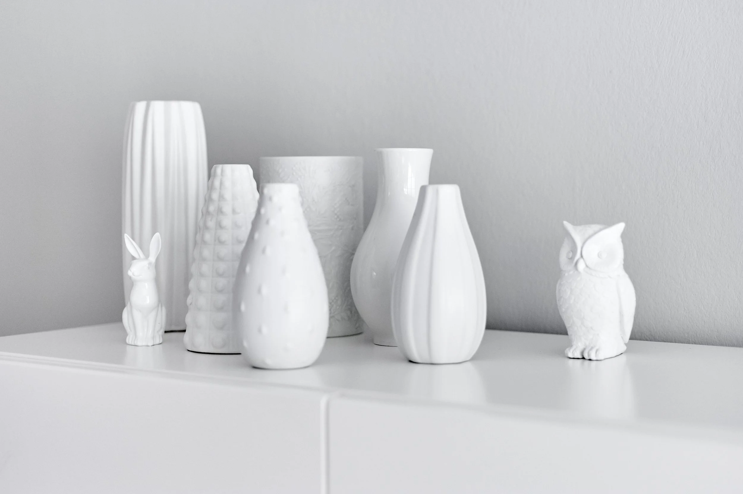 Dekoration Sideboard weiss Vasen 
