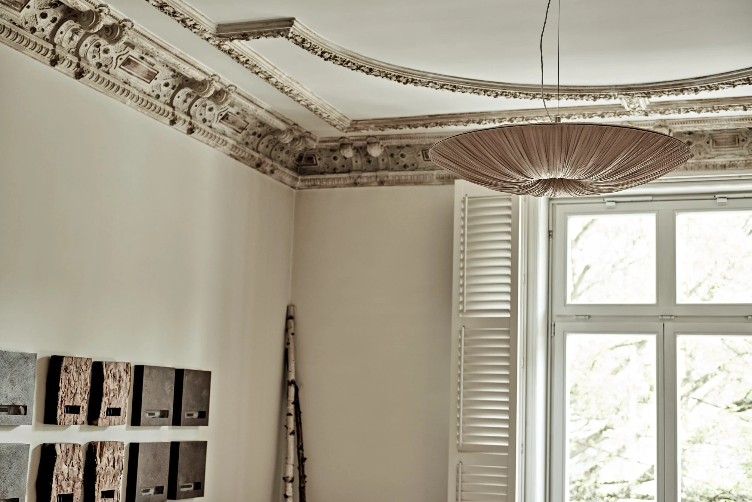 Altbau Stuckdecke Pendelleuchte Aqua Creations