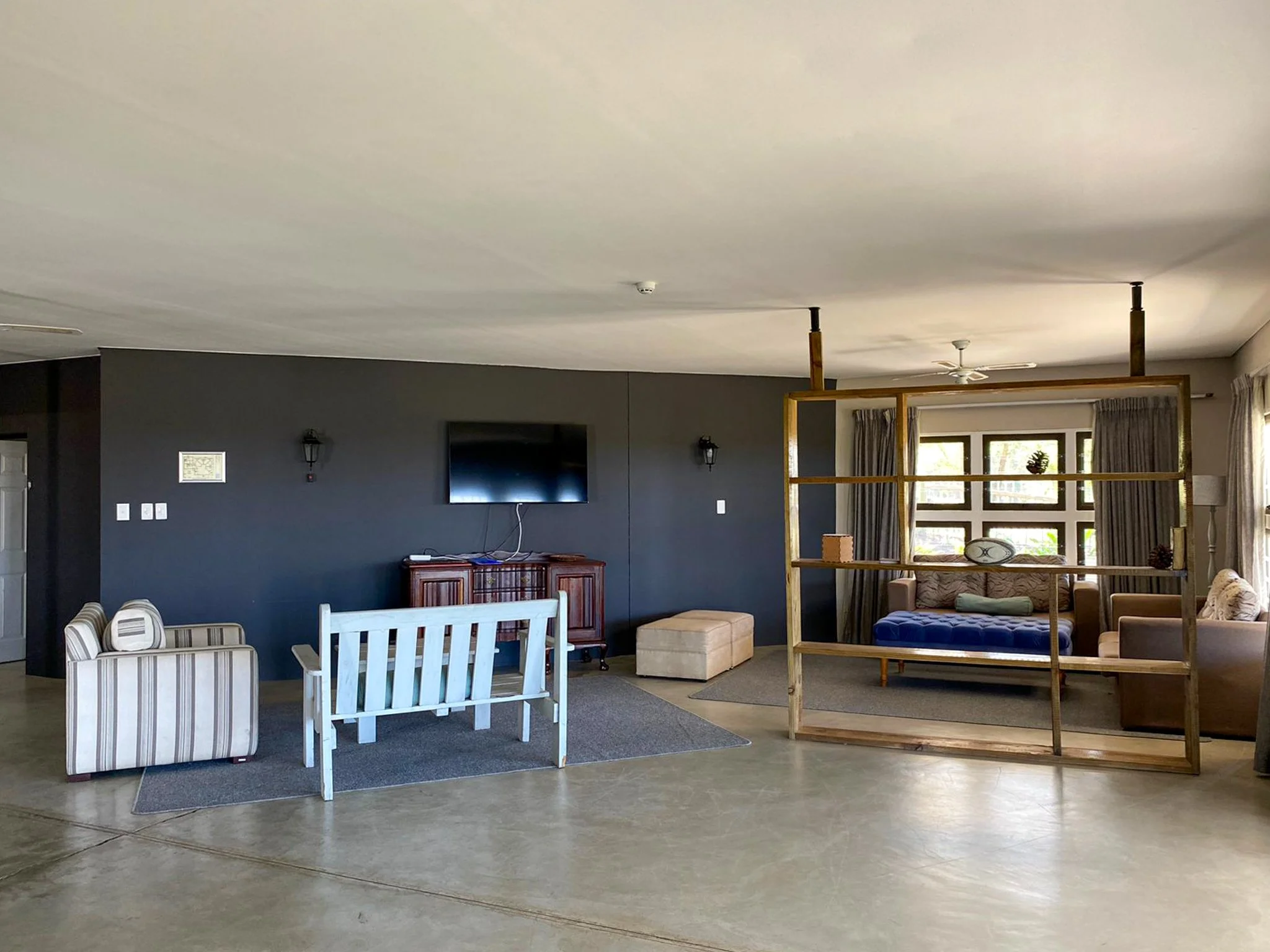 Charis House-09.jpg