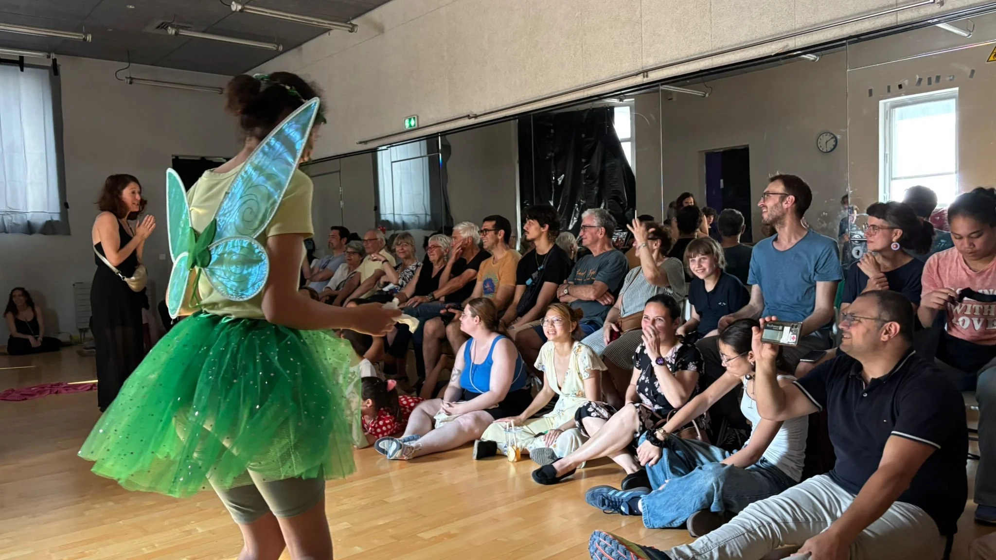 Adaptation de "Peter et Wendy" de J.M. Barrie à partir des improvisations et expressions traversées tout au long de l'année 
Partenaires : Centre culturel Victor Gelez (PARIS 11)  et école spécialisée WALT (PARIS 11)
Mise en scène : Valentine Allen