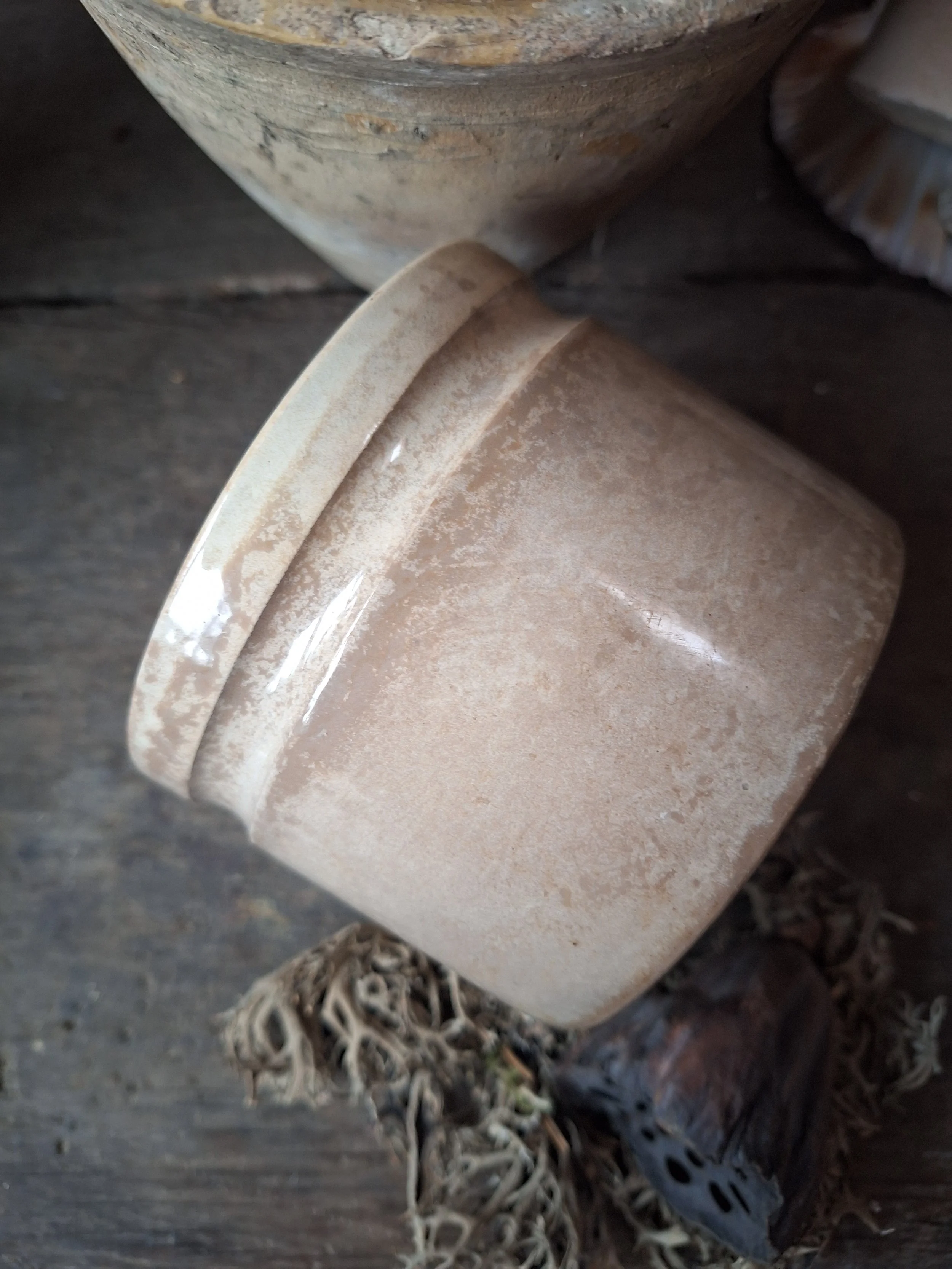 Classic discoloured French pot