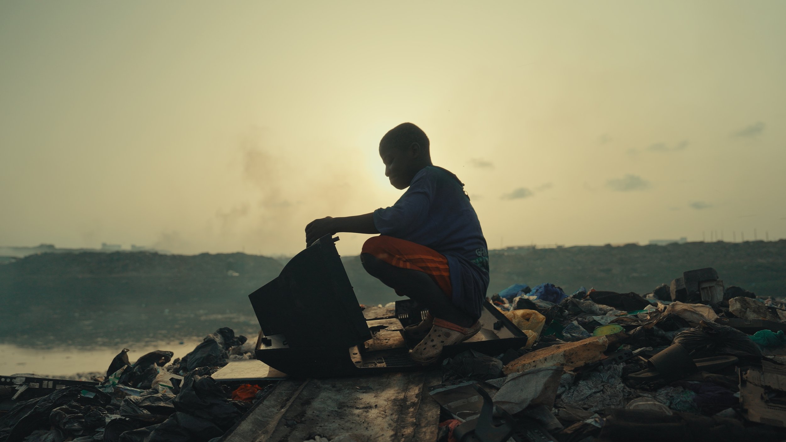 Agbogbloshie - The biggest electronic waste dump in the world
