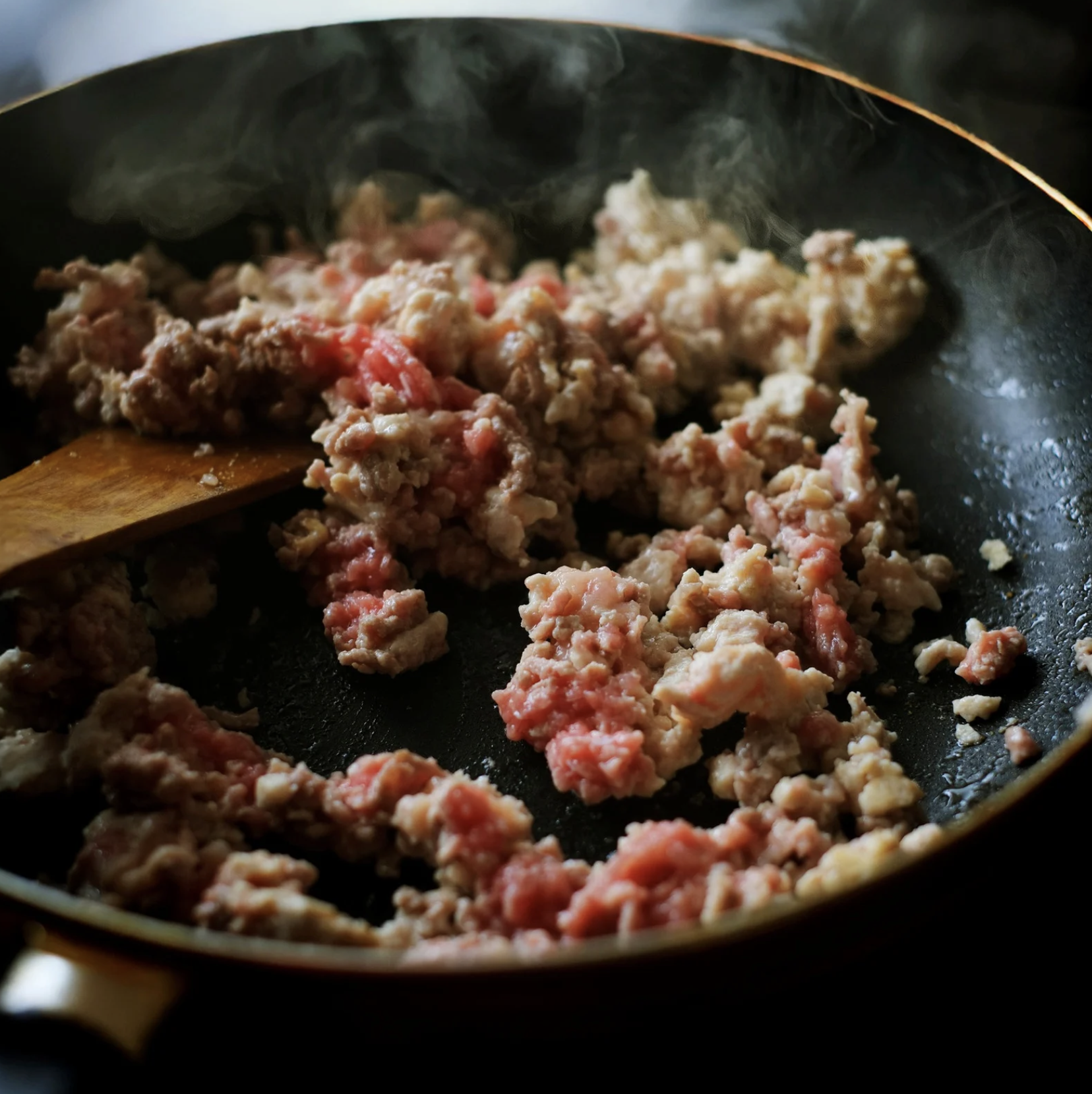 Cooked ground meat in a pan prepared using the Eat Shed Glow® method