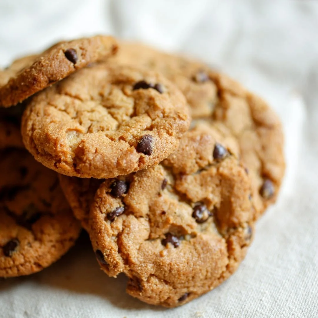 Healthy chocolate chip cookies | Eat Shed Glow® guilt-free dessert