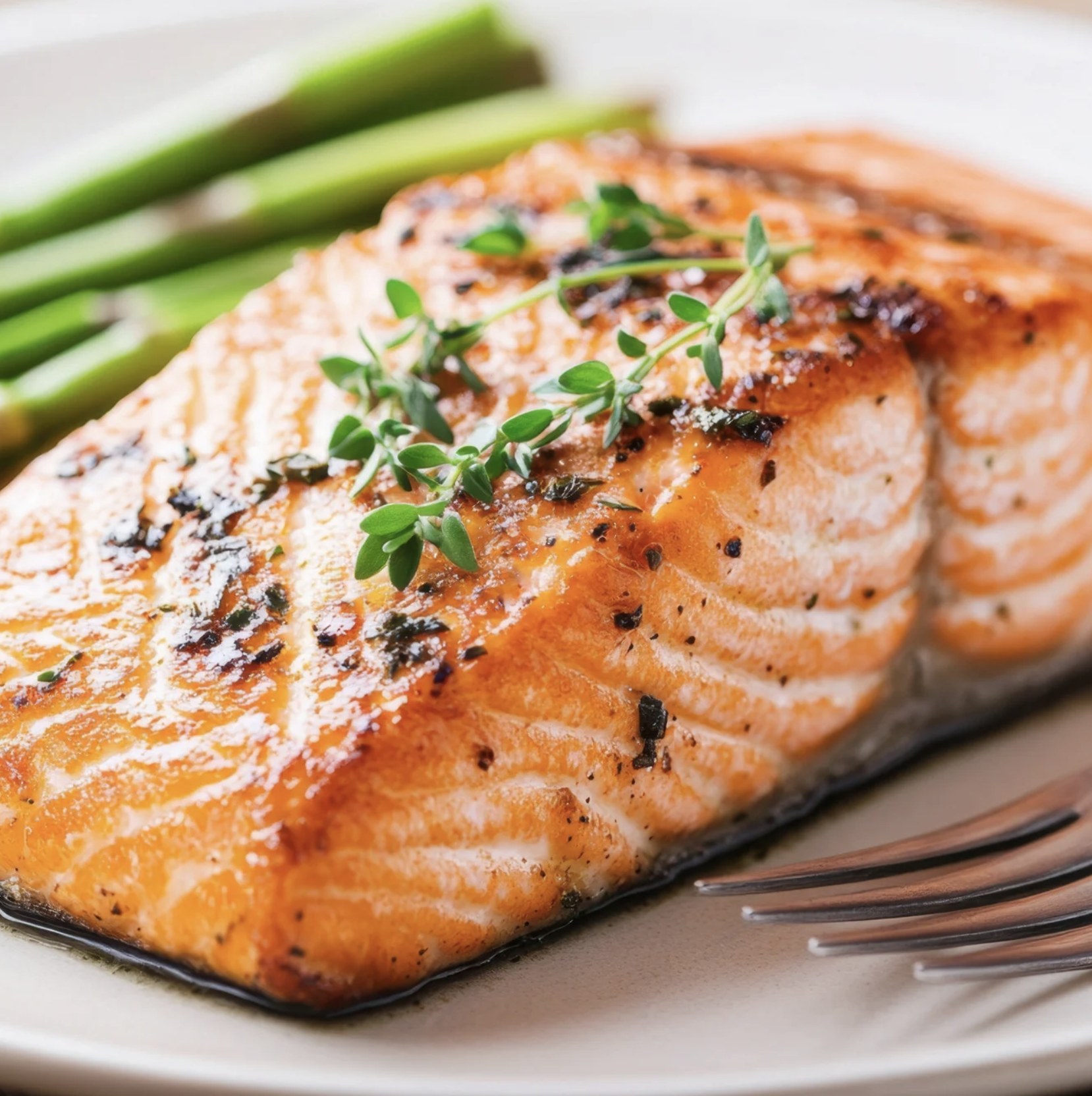 How to cook perfect pan-seared salmon for weight loss using the Eat Shed Glow® method.
