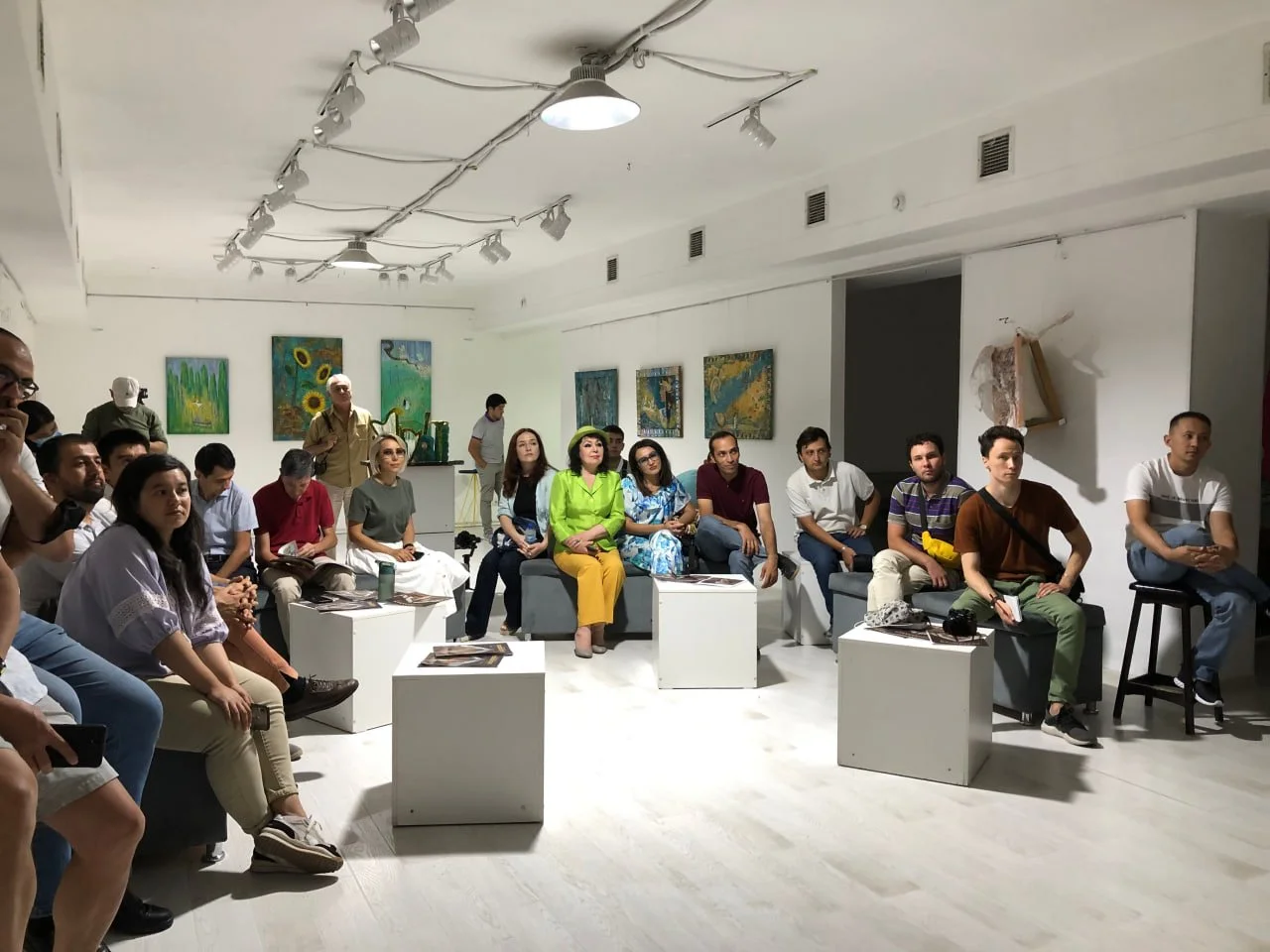 Julian Elliott’s lens