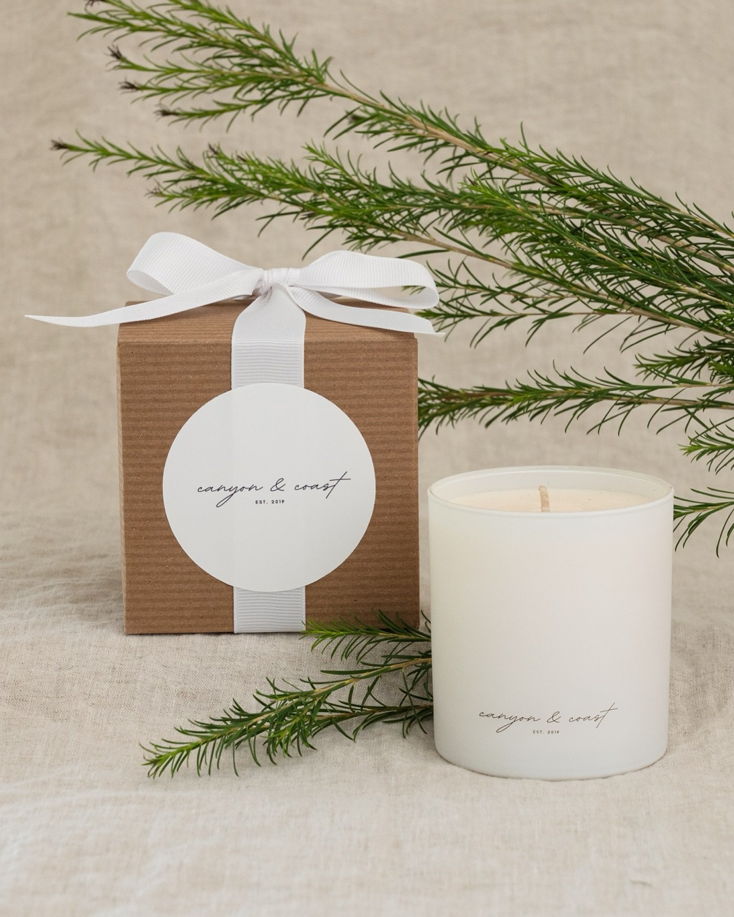 It&rsquo;s the season of giving and gifting! Each one of our candles comes beautifully packaged making it the perfect hostess gift this season. Link in bio to shop now! 

photo: @finnrauen
